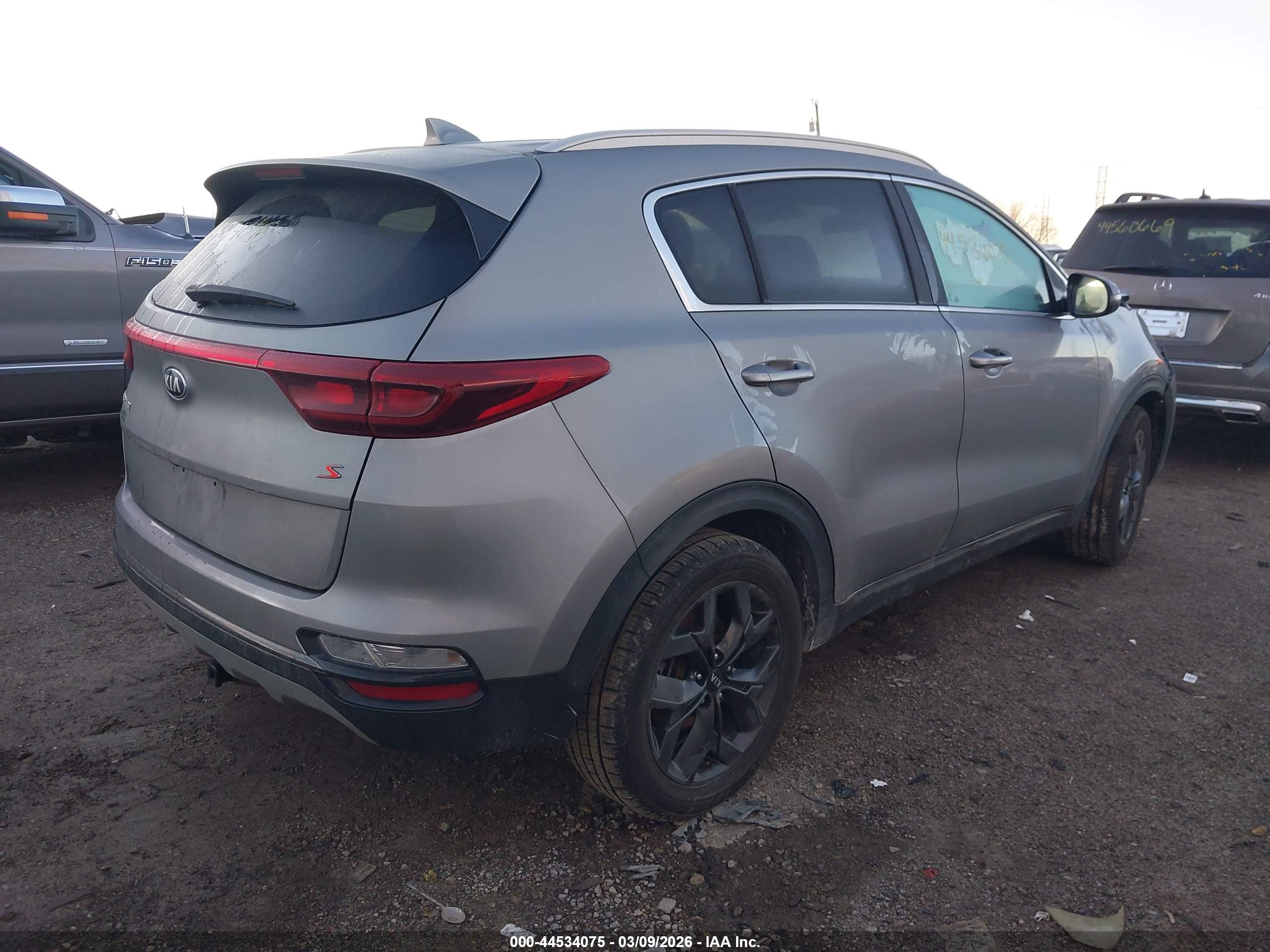 KIA SPORTAGE image 4