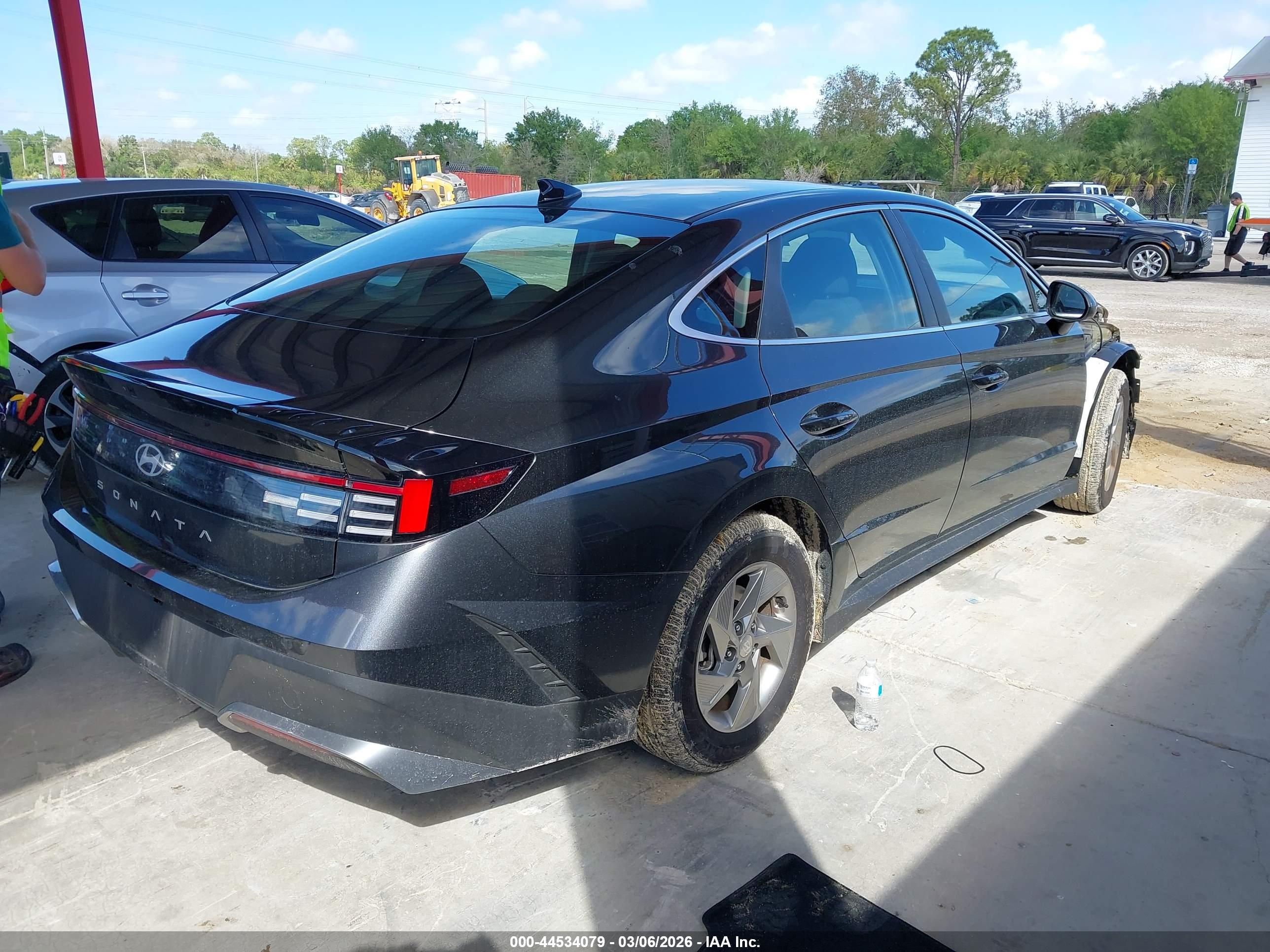 HYUNDAI SONATA image 4