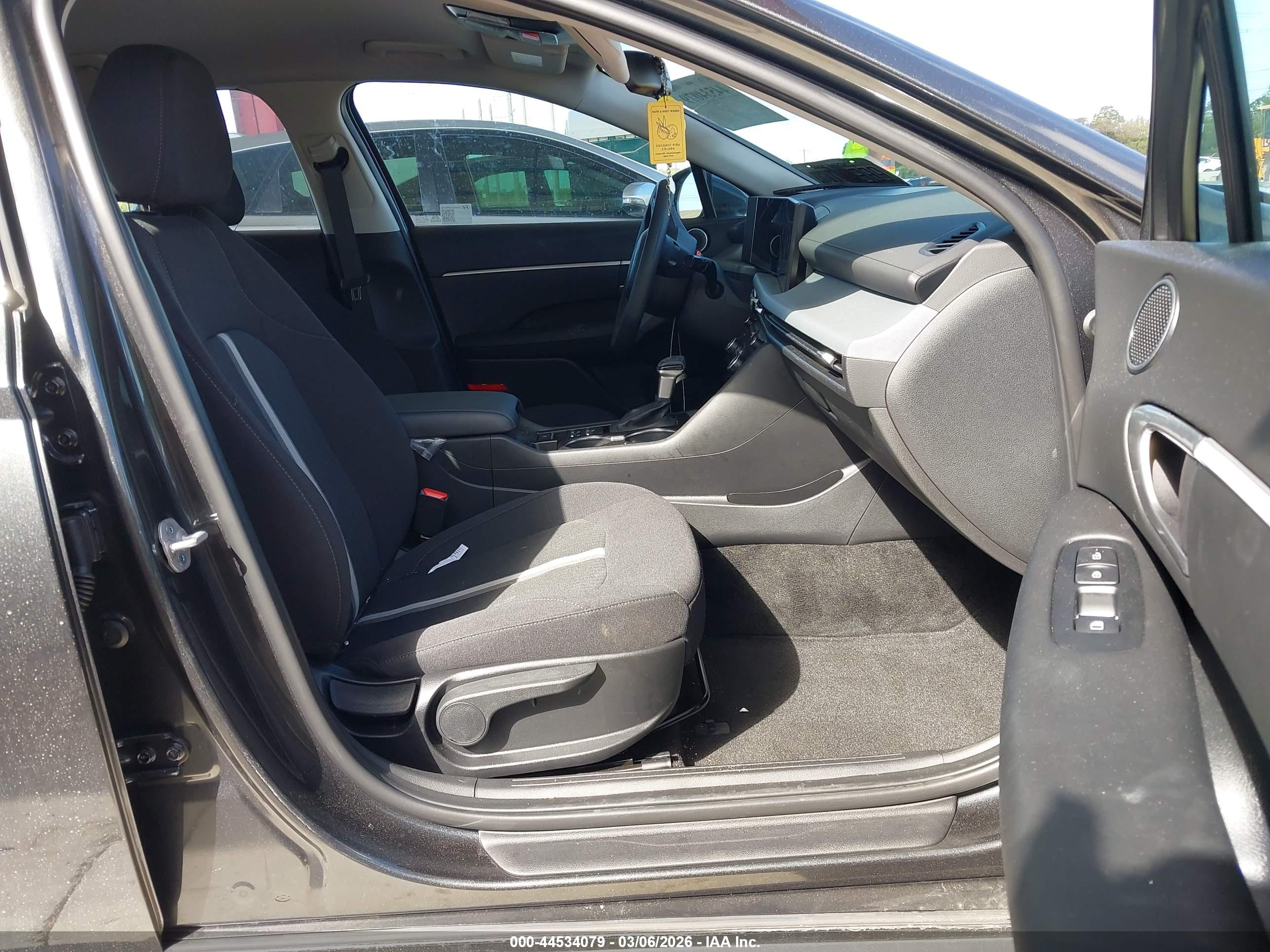 HYUNDAI SONATA image 5