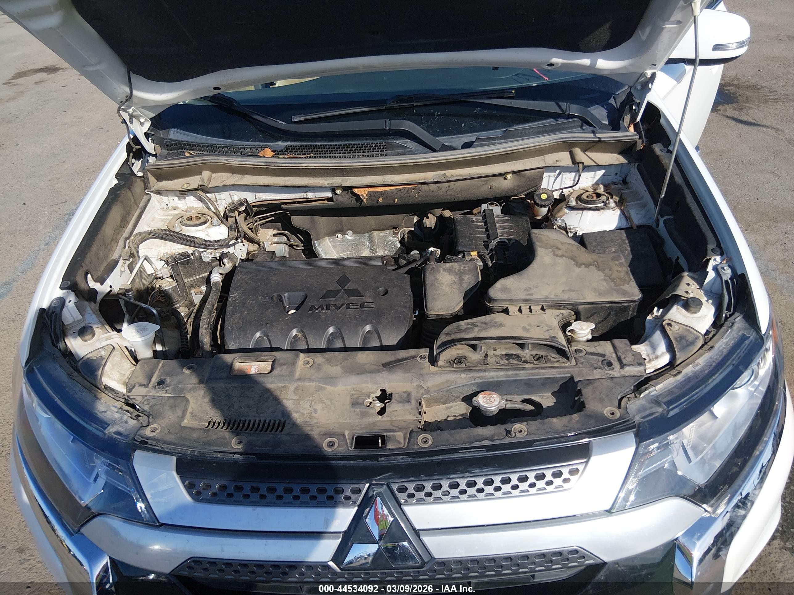 MITSUBISHI OUTLANDER image 10
