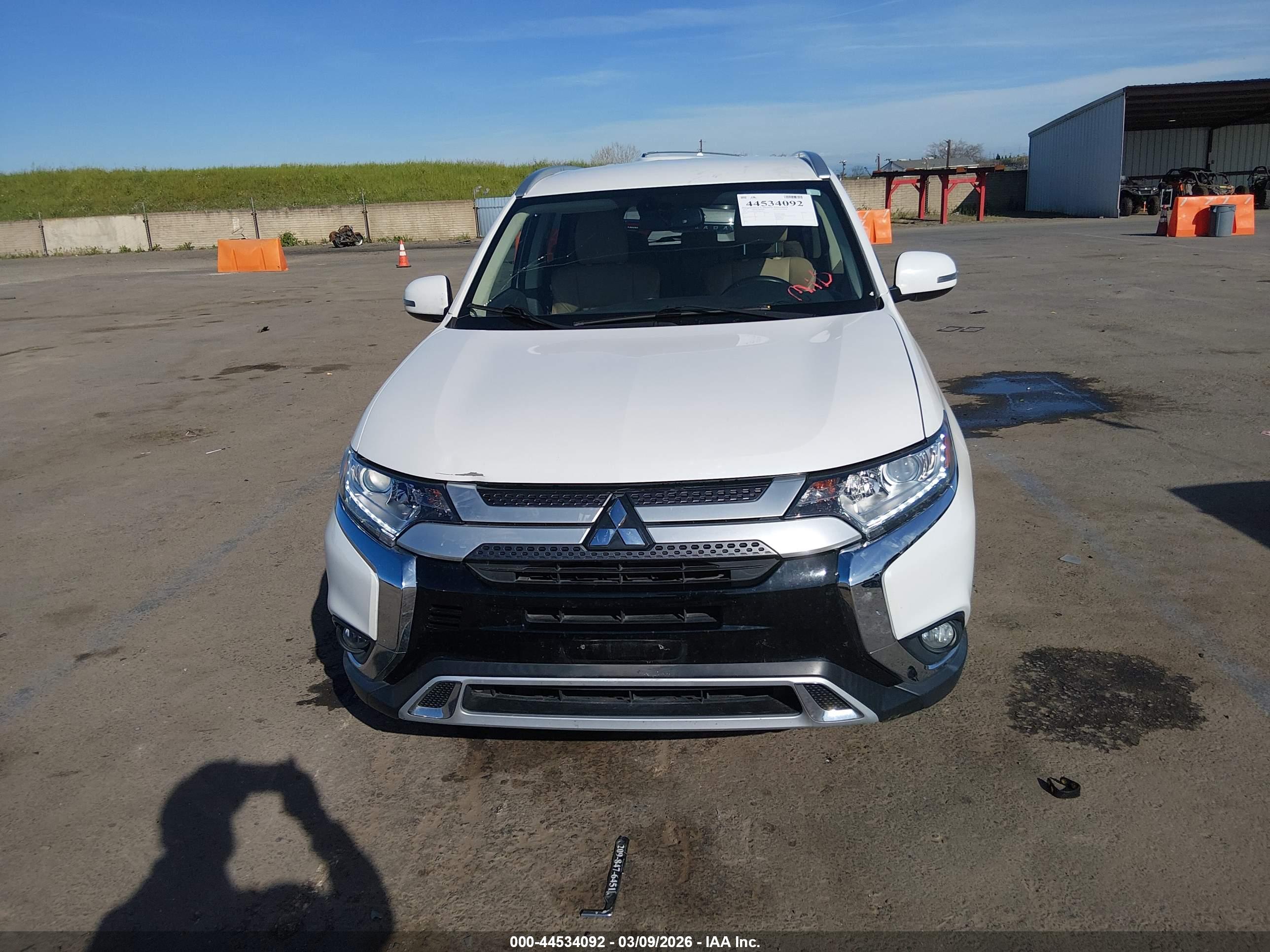 MITSUBISHI OUTLANDER image 6