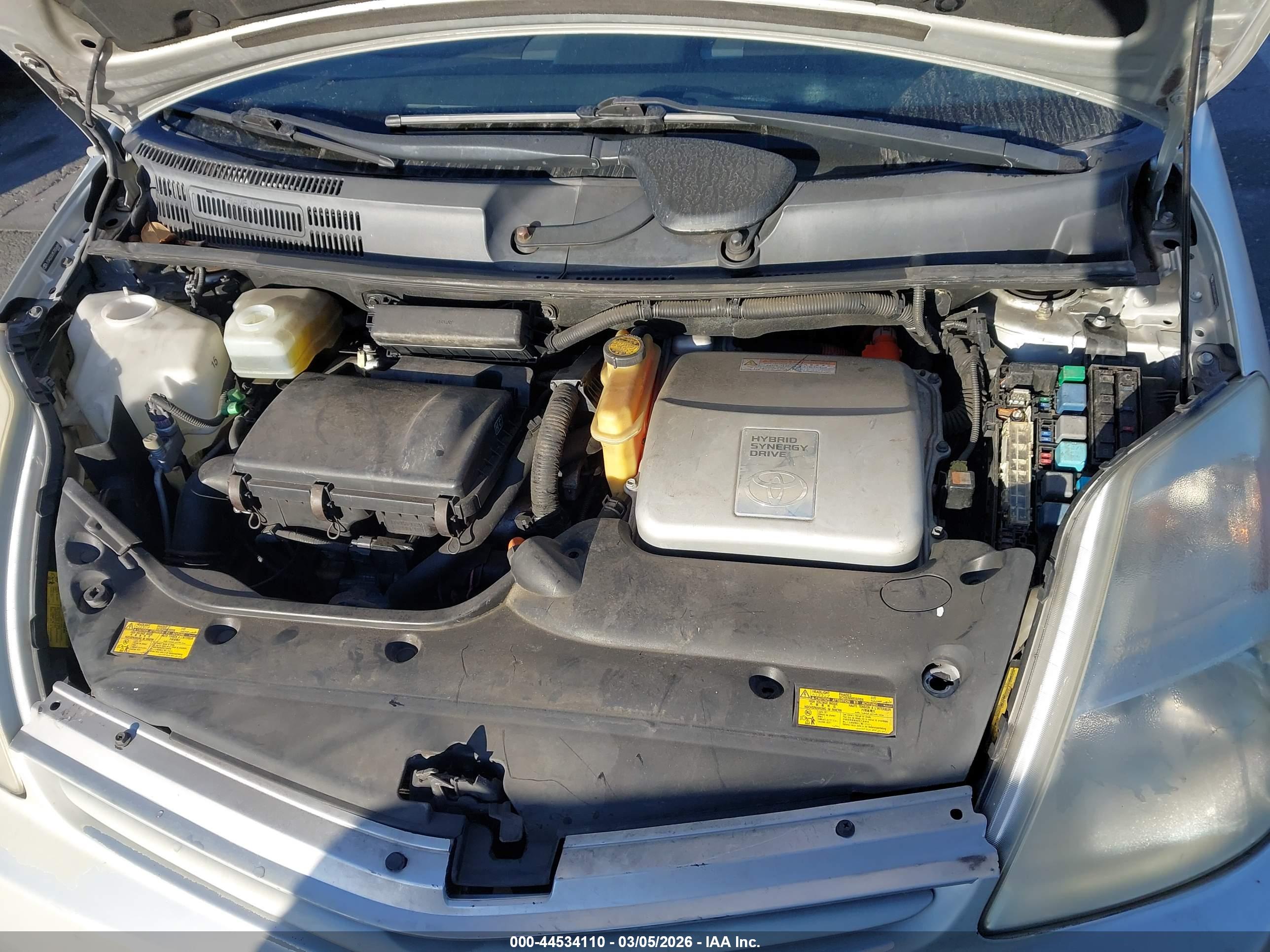 TOYOTA PRIUS image 10