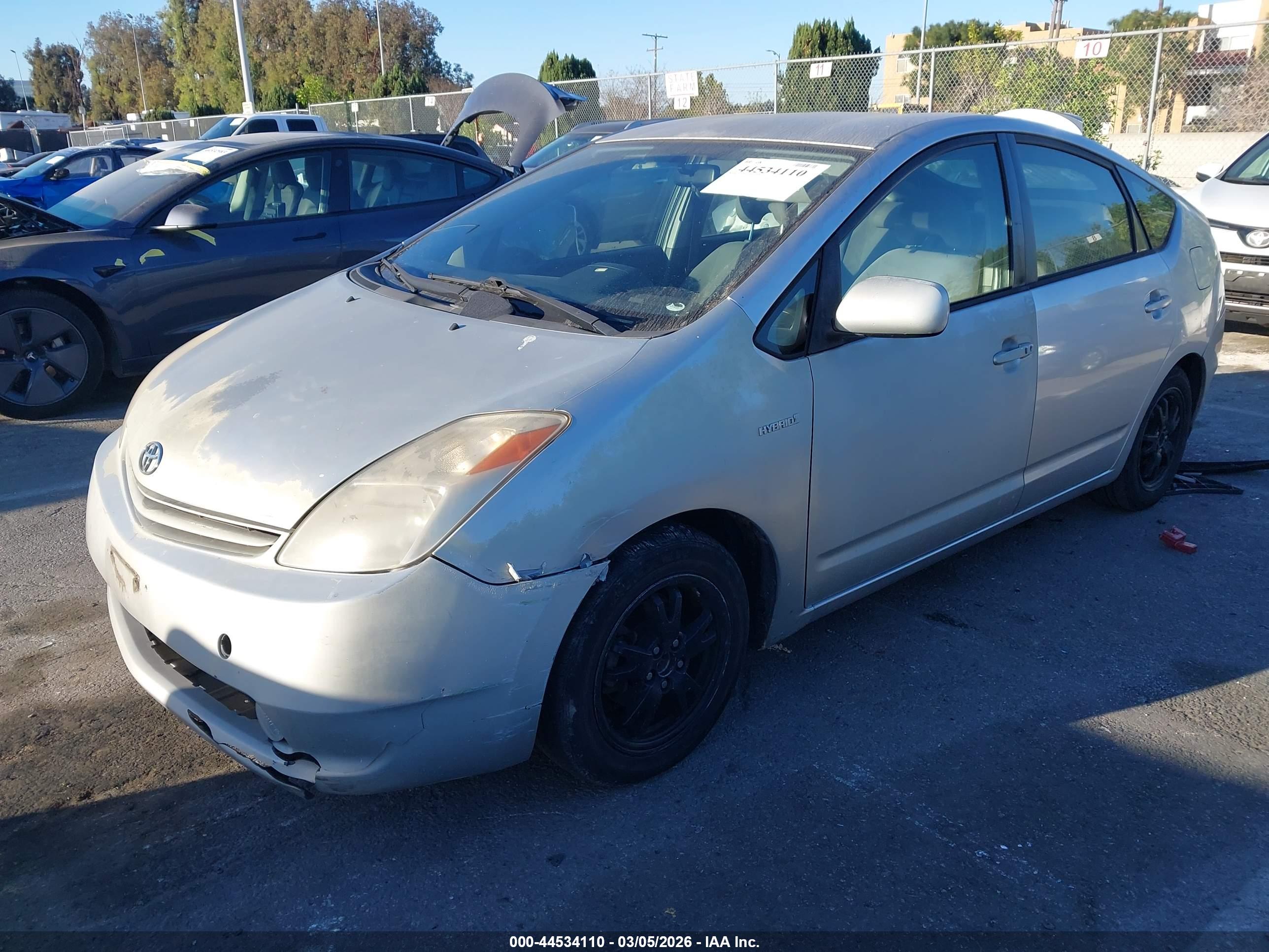 TOYOTA PRIUS image 2