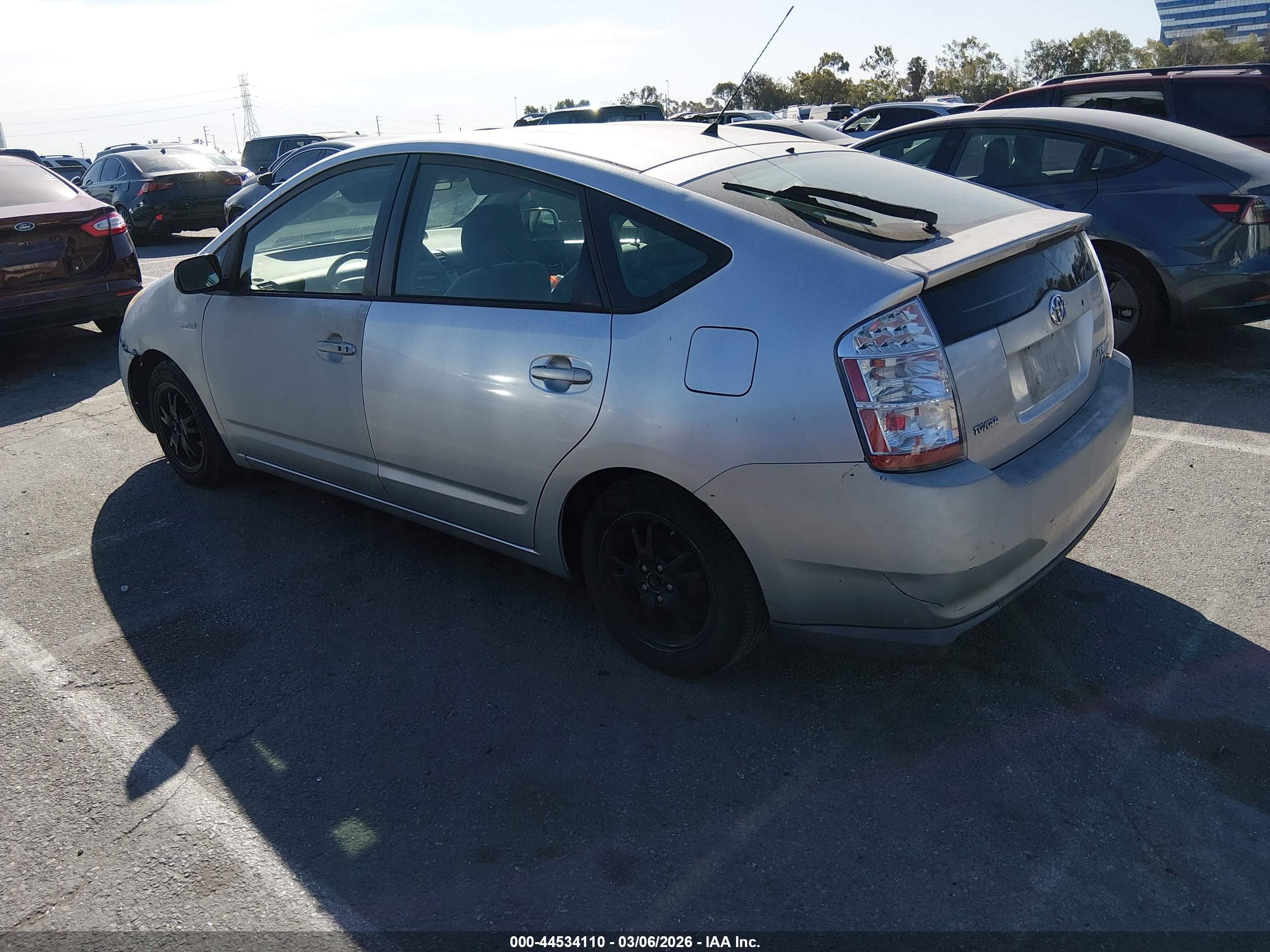 TOYOTA PRIUS image 3