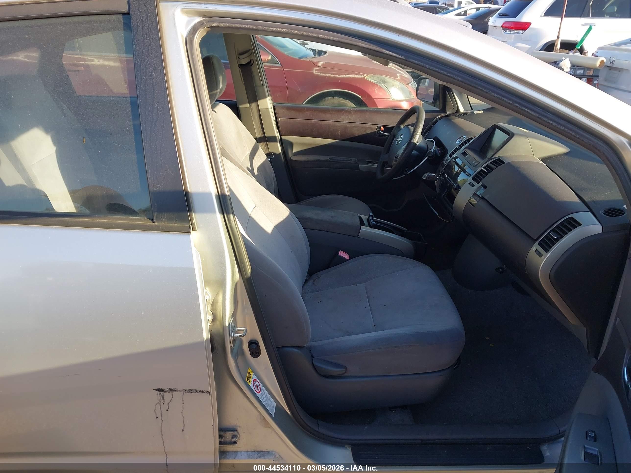 TOYOTA PRIUS image 5