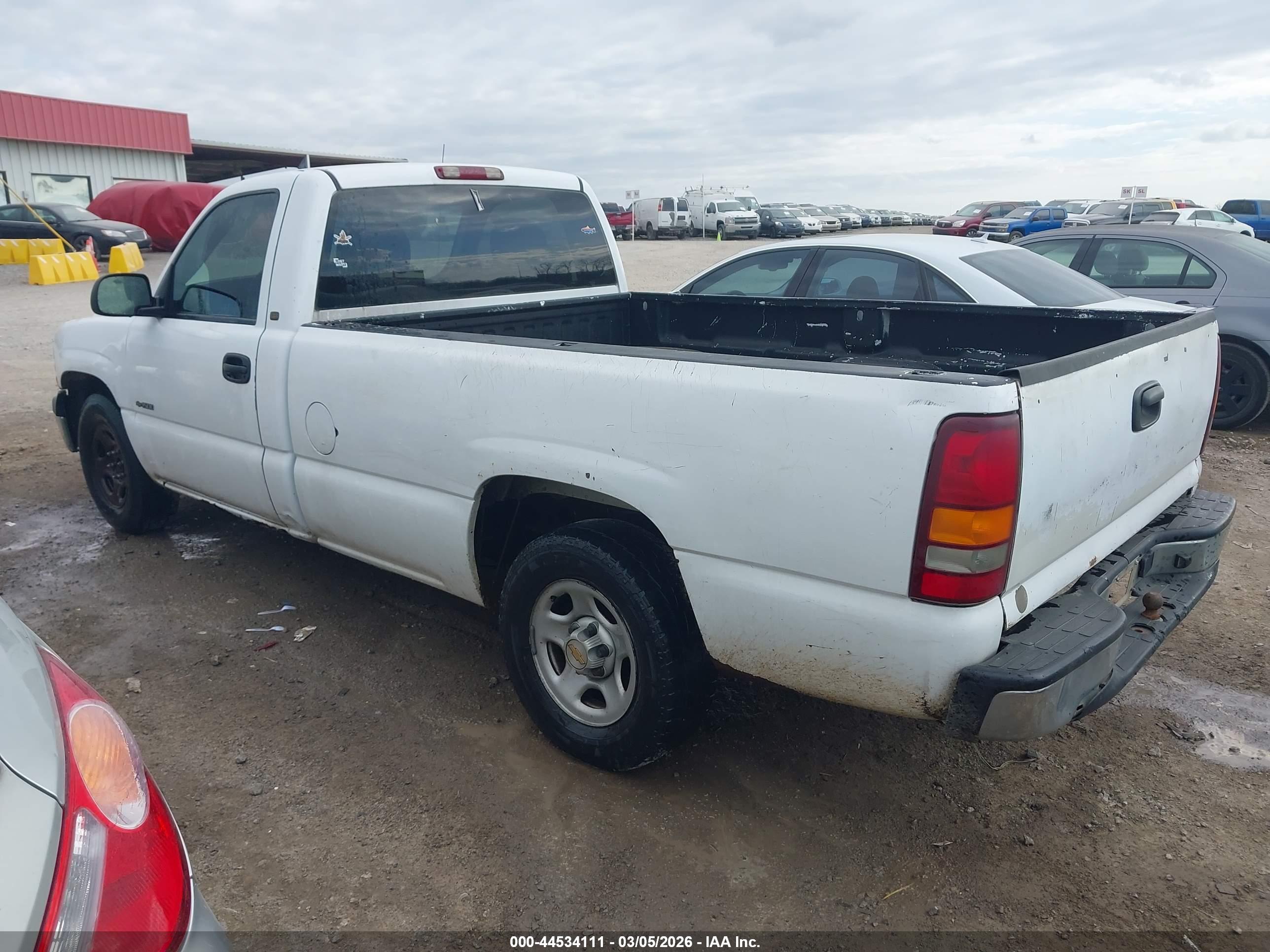 CHEVROLET SILVERADO image 3