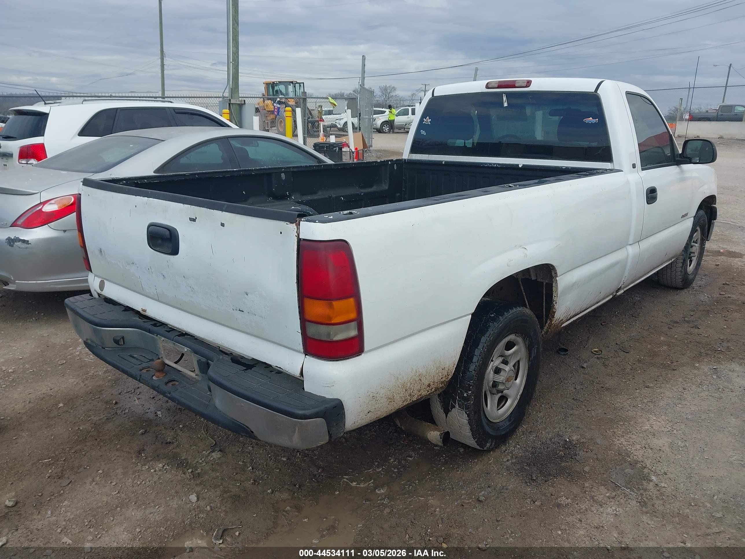 CHEVROLET SILVERADO image 4