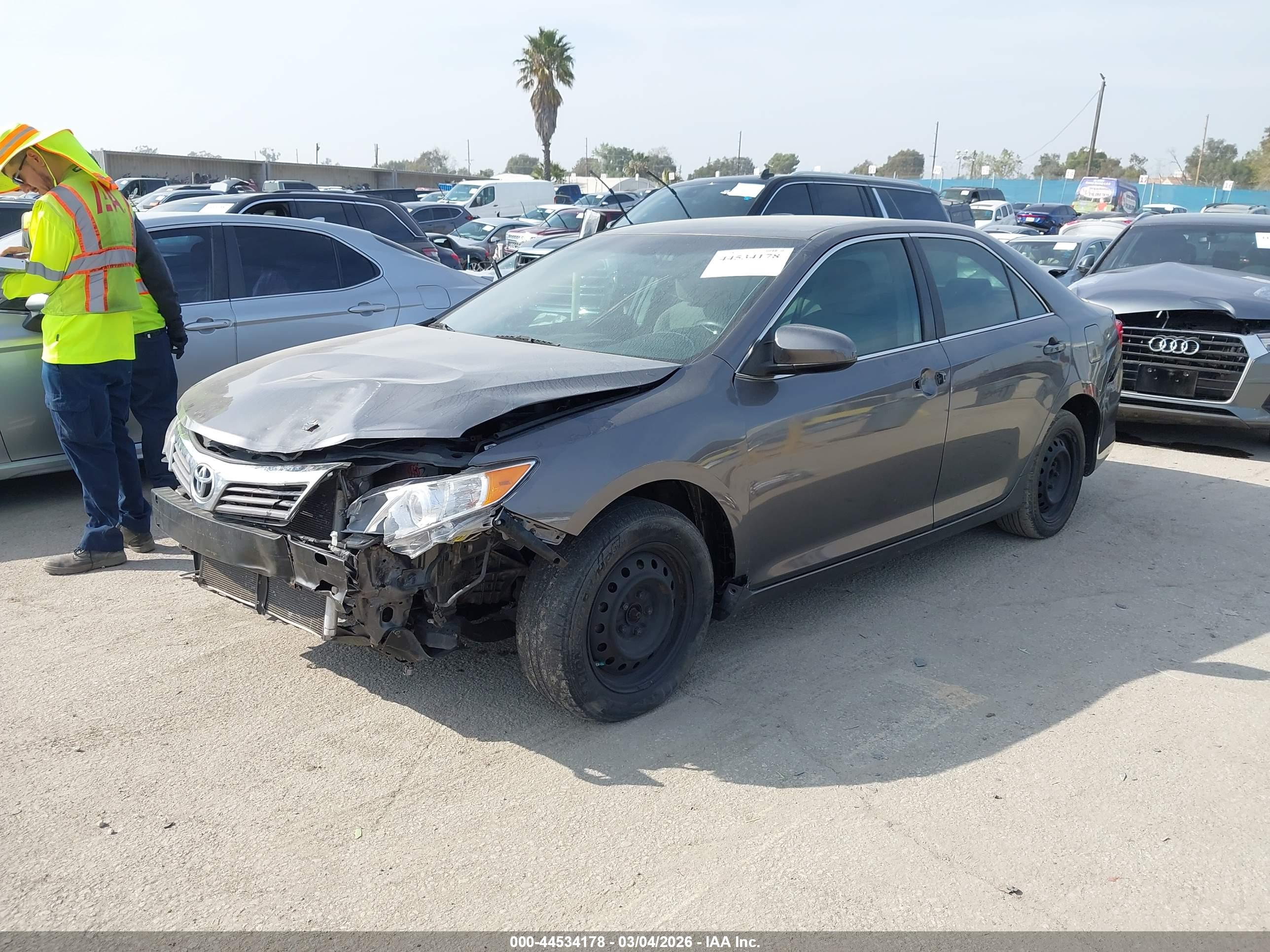 TOYOTA CAMRY image 2