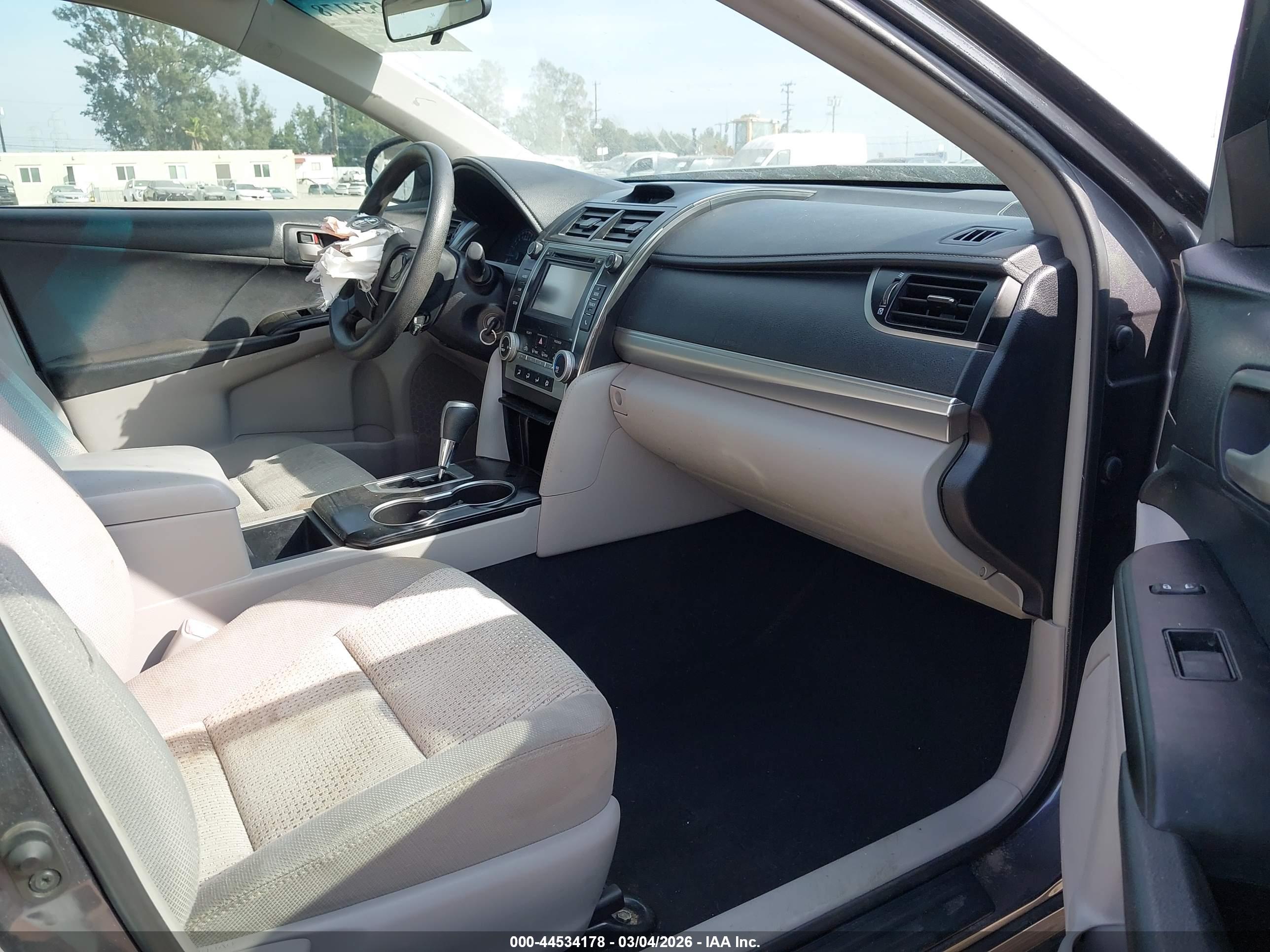 TOYOTA CAMRY image 5