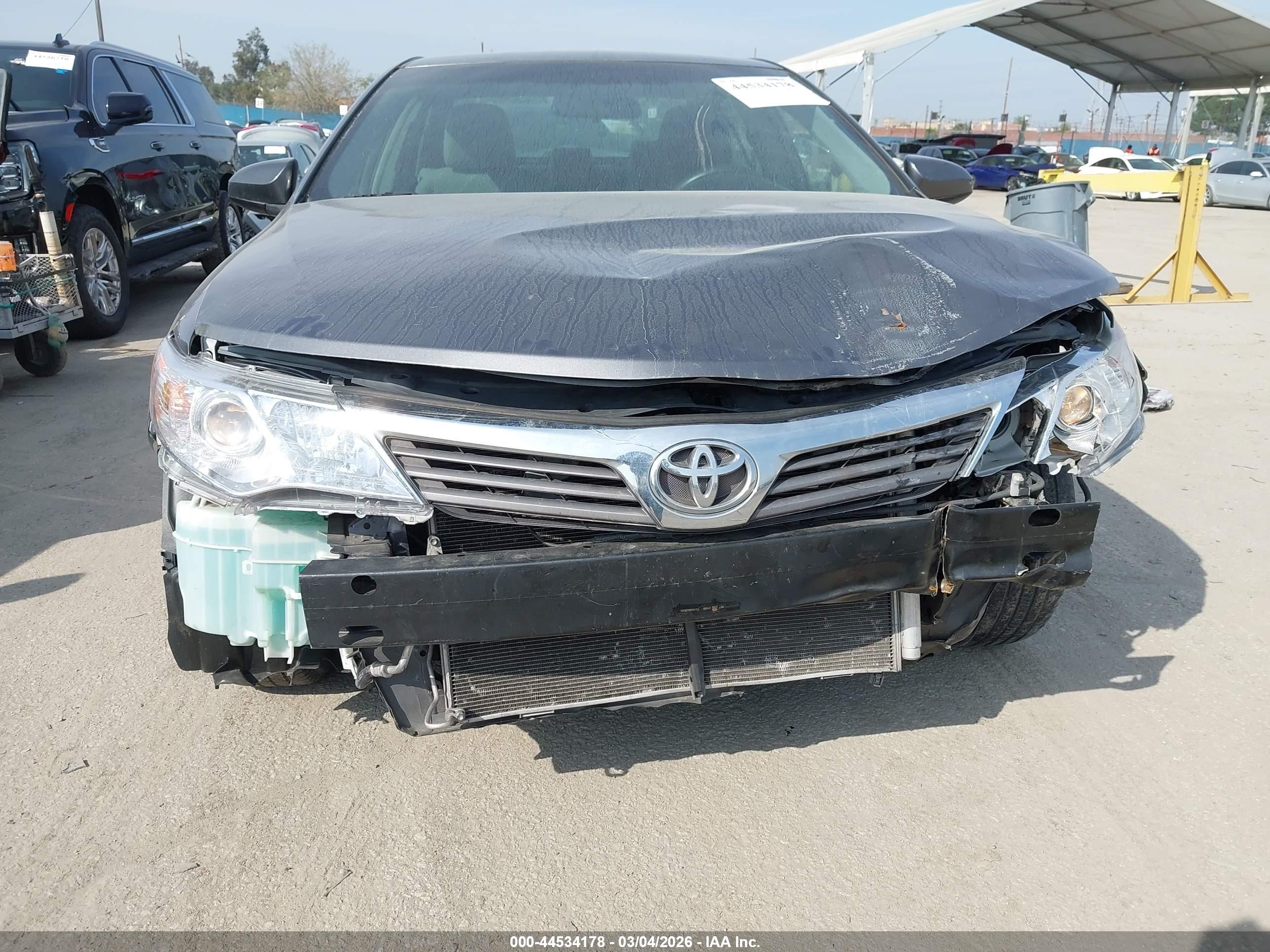TOYOTA CAMRY image 6