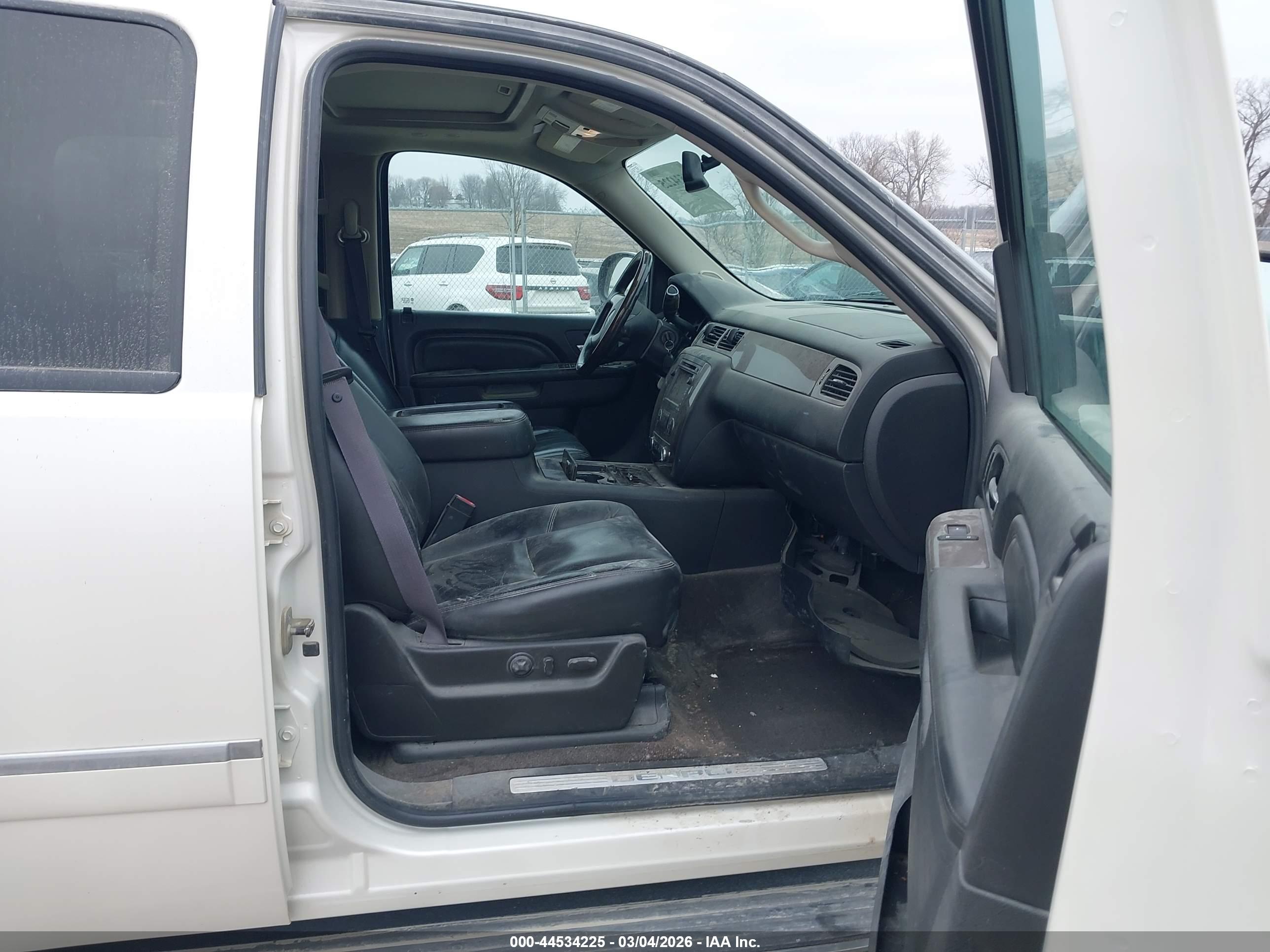 GMC YUKON image 5