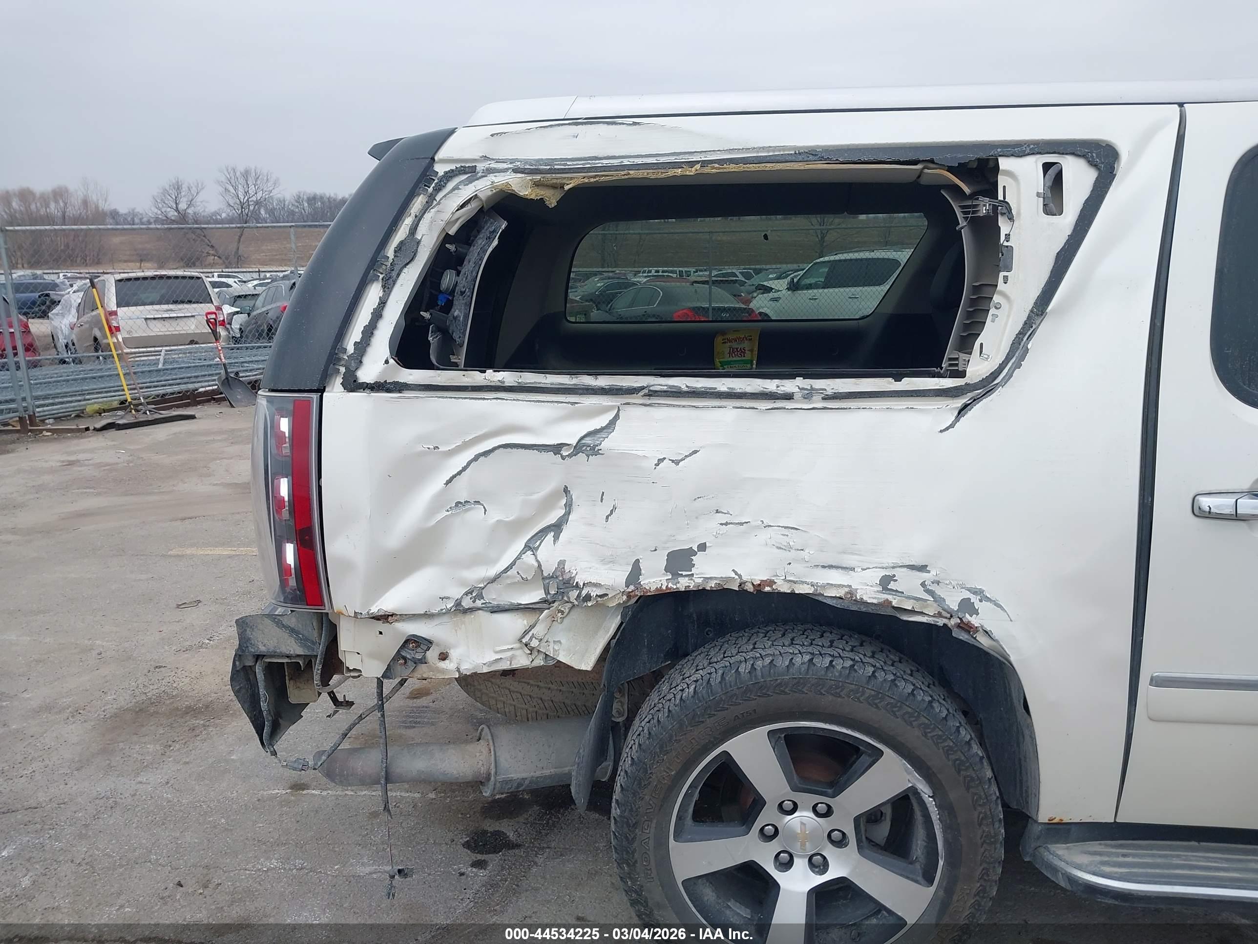 GMC YUKON image 6