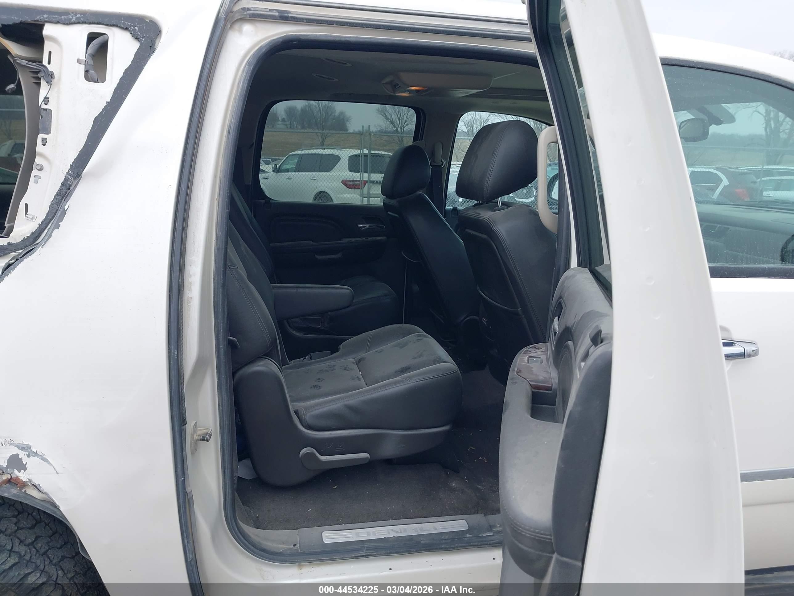 GMC YUKON image 8