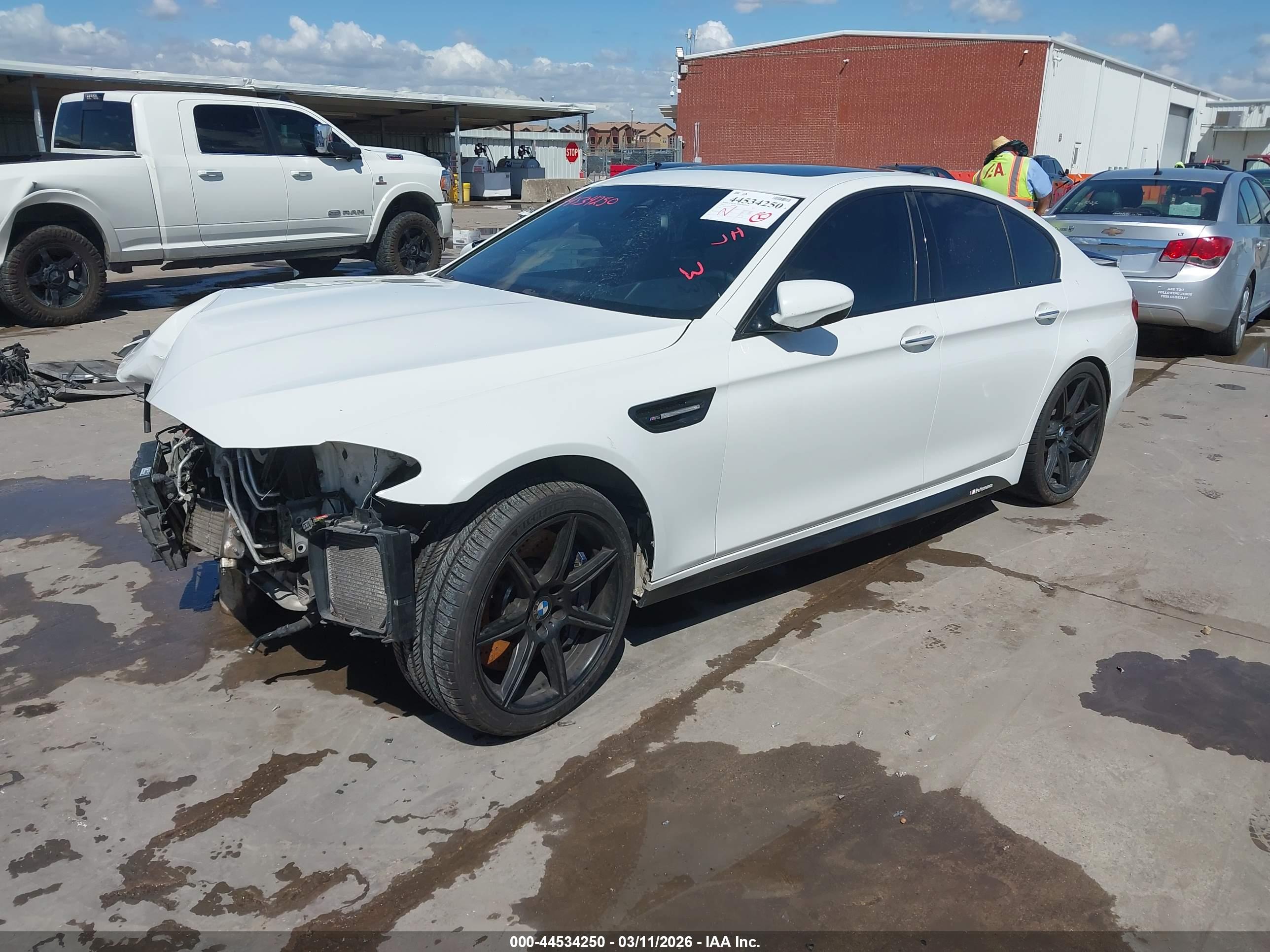 BMW M5 image 2