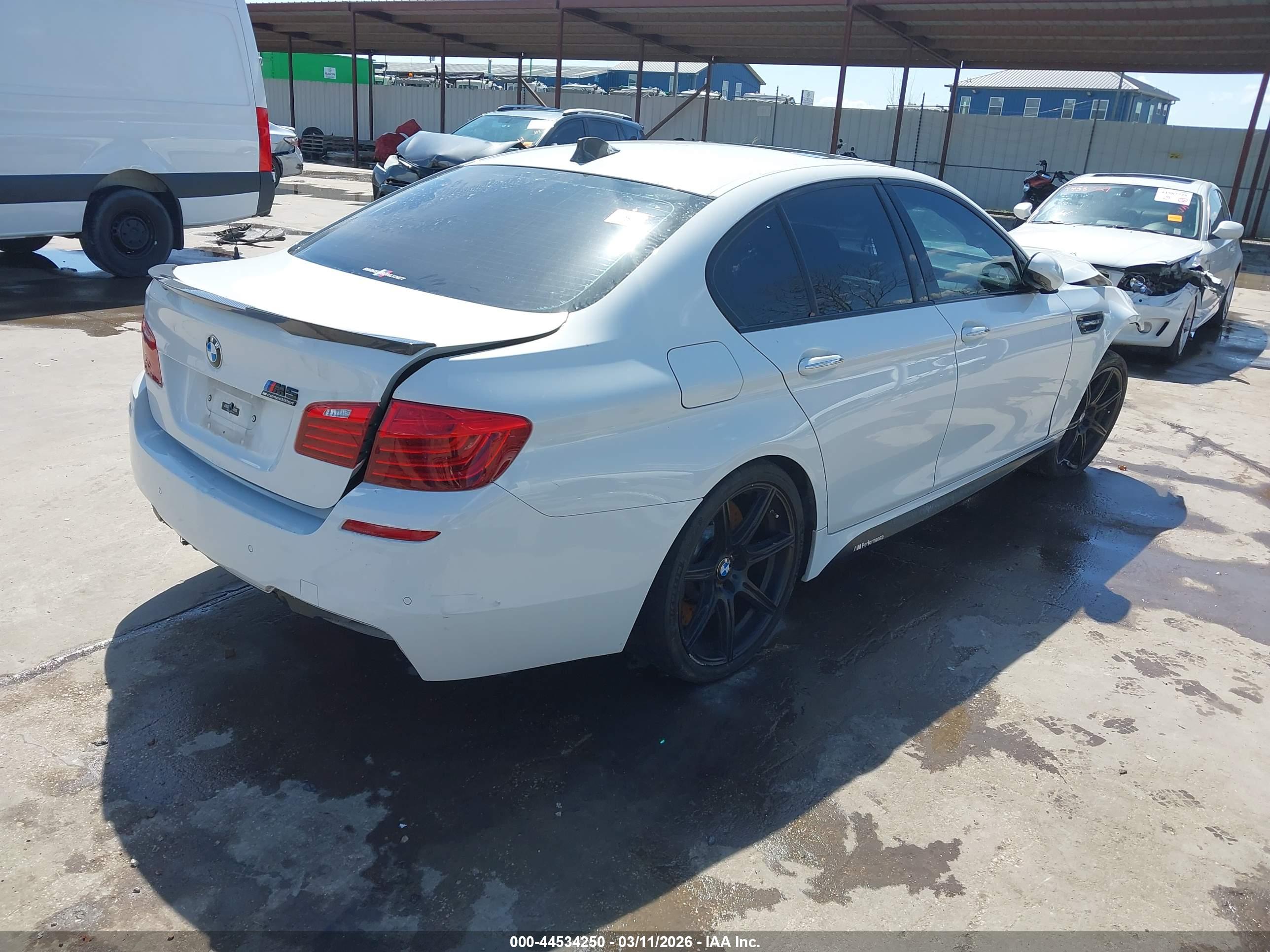 BMW M5 image 4