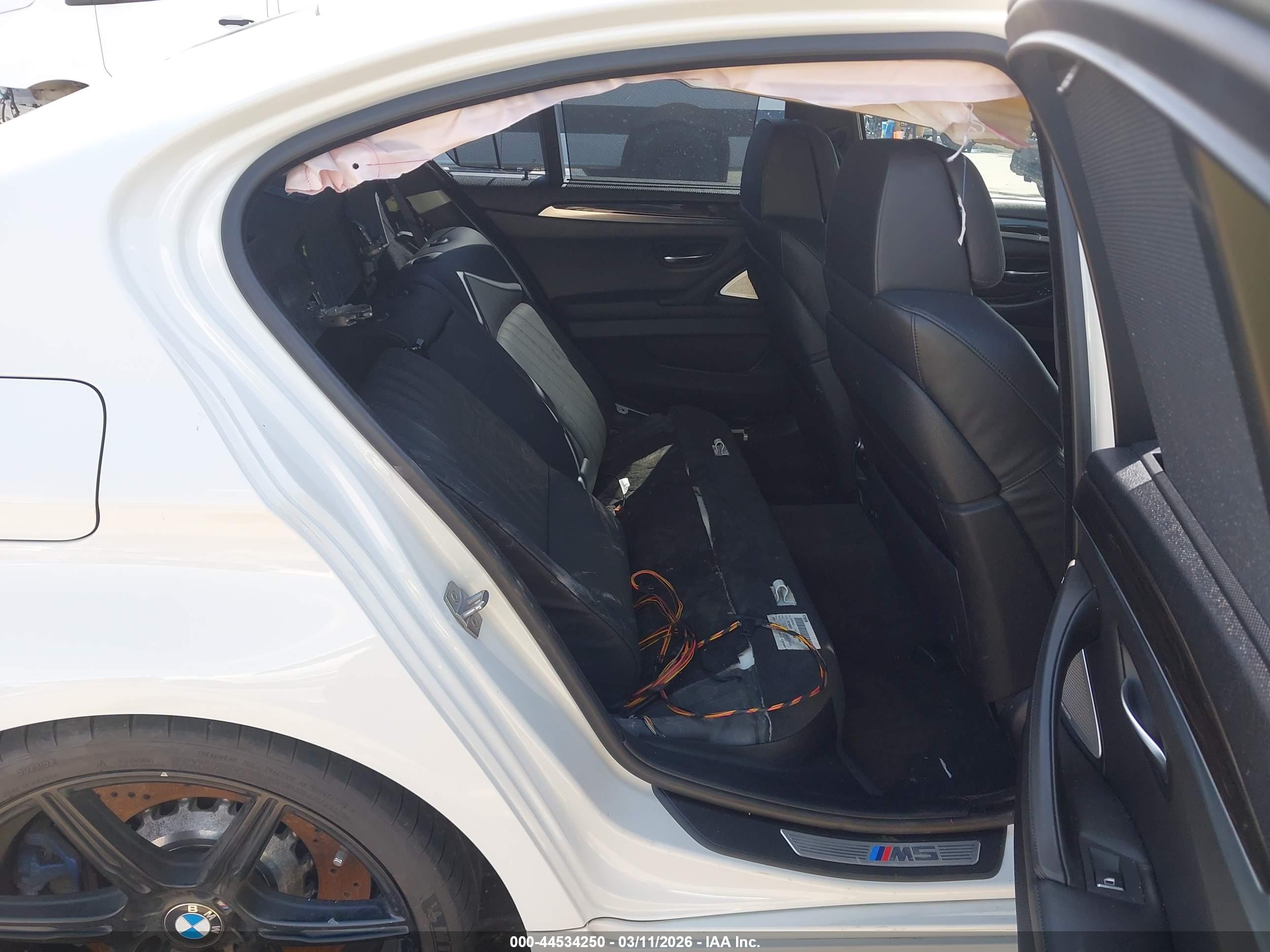 BMW M5 image 8