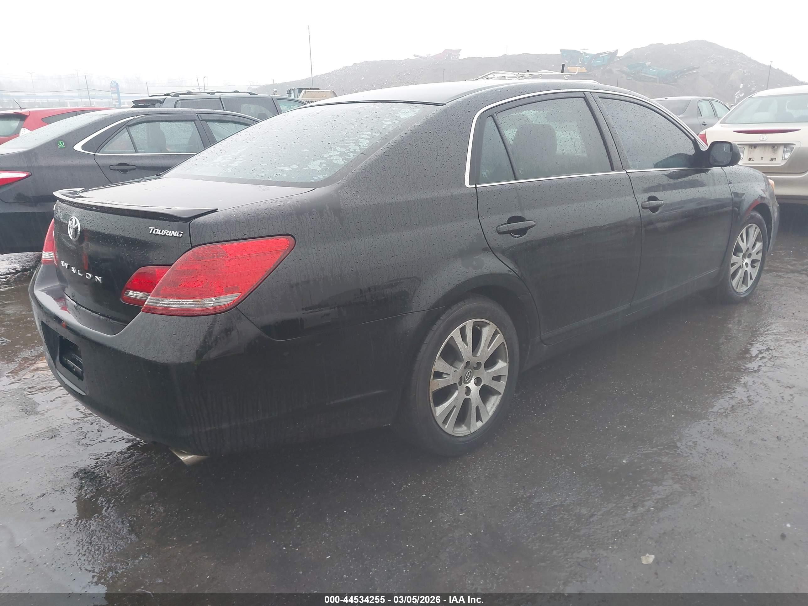 TOYOTA AVALON image 4
