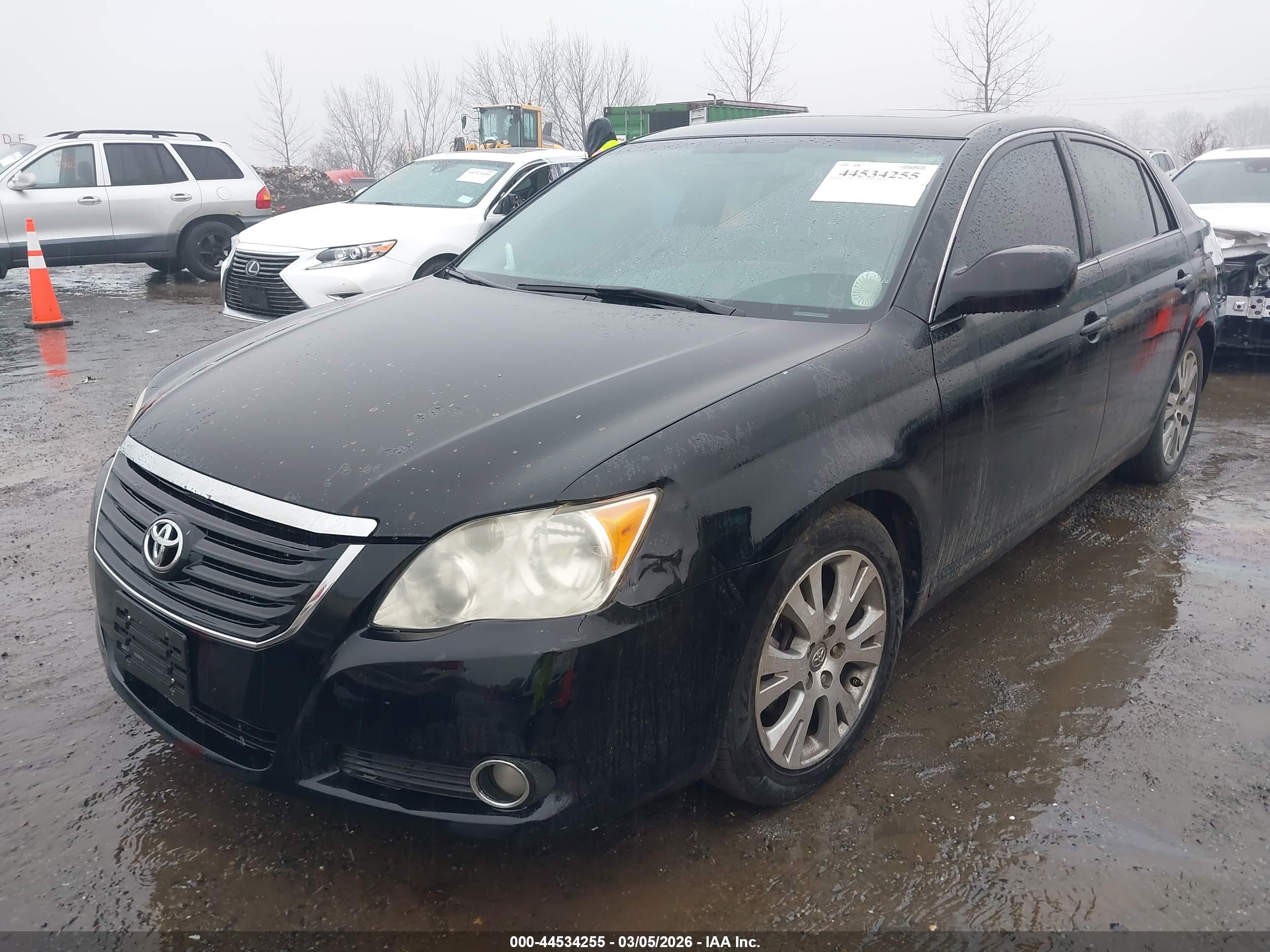 TOYOTA AVALON image 6