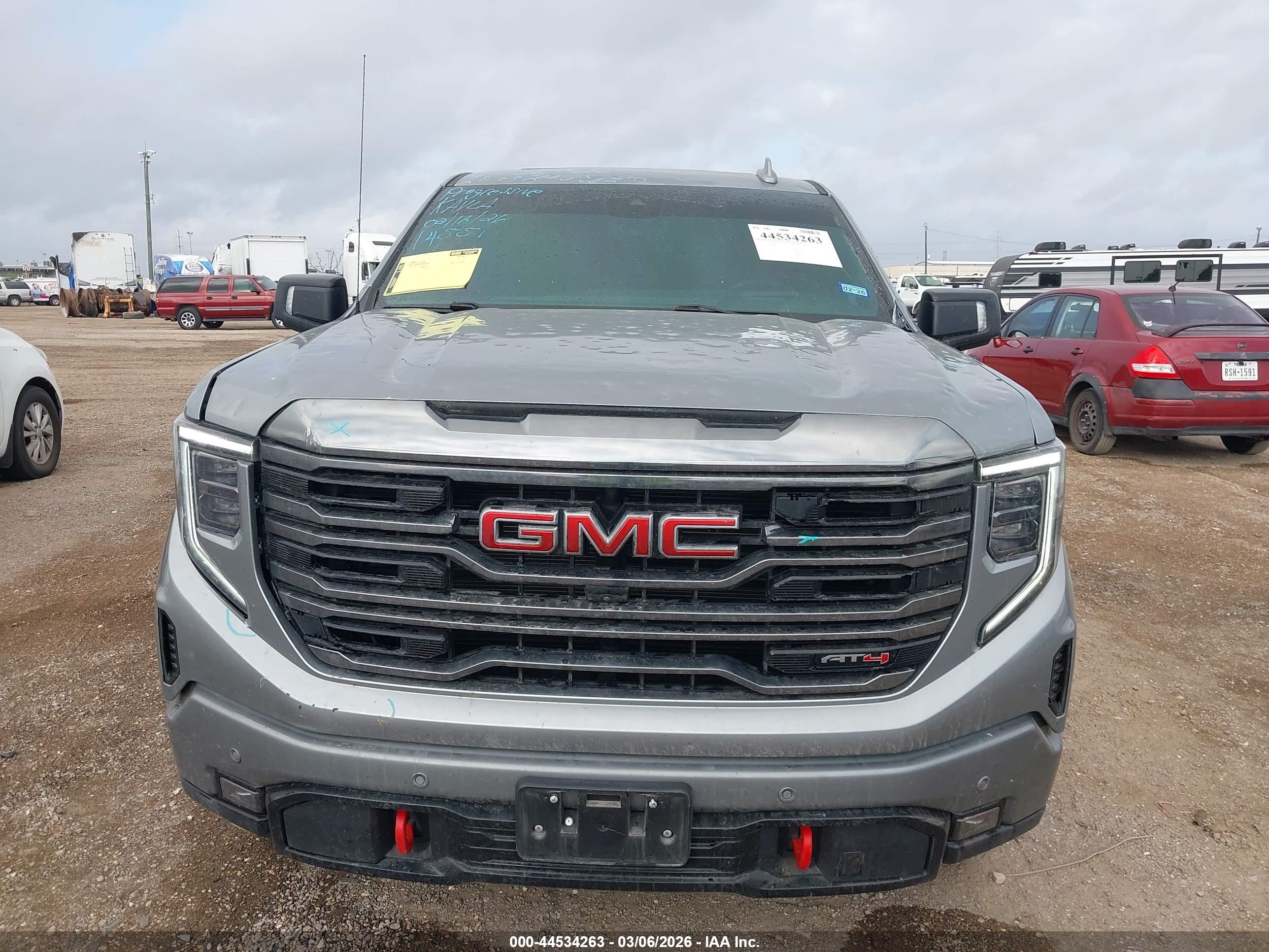 GMC SIERRA image 6