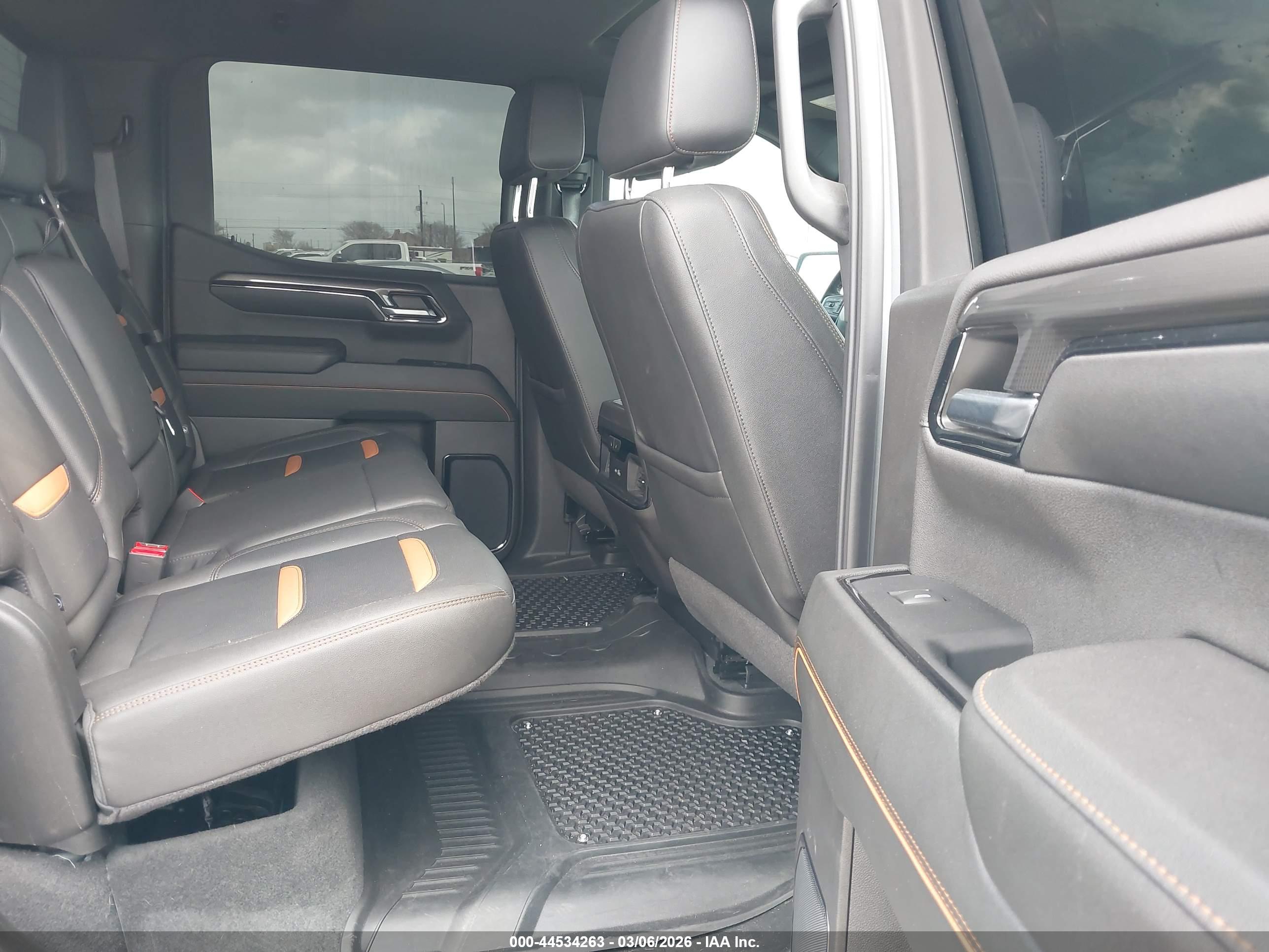 GMC SIERRA image 8