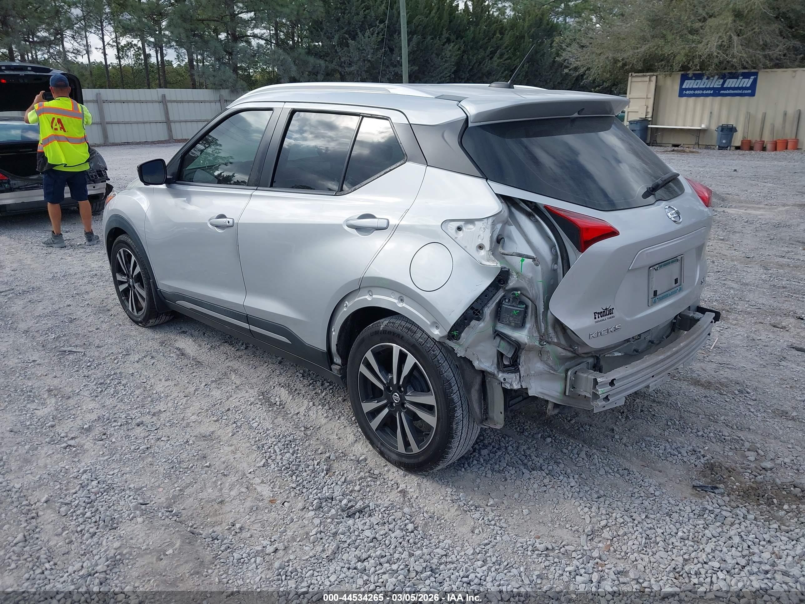 NISSAN KICKS image 3
