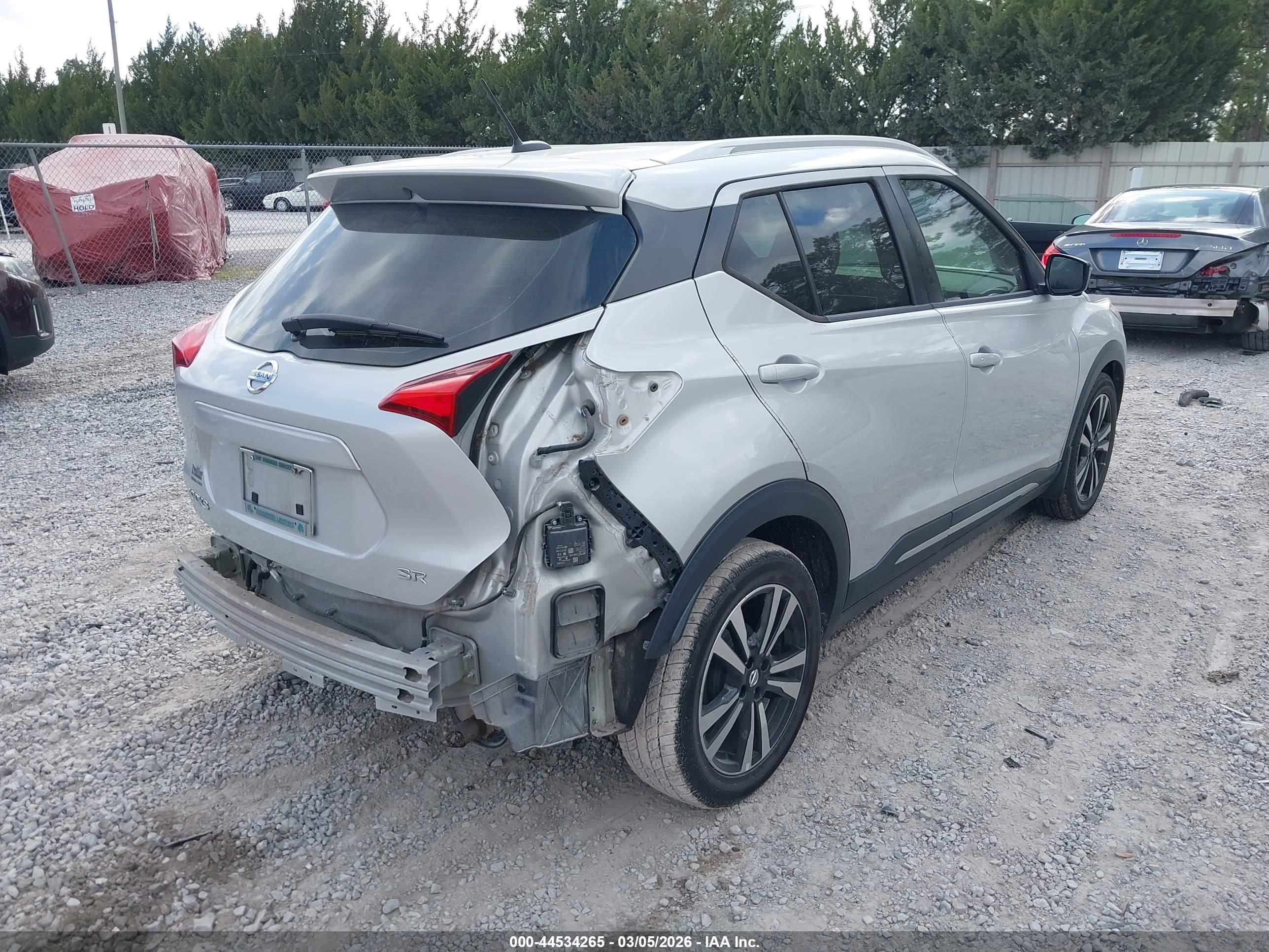 NISSAN KICKS image 4