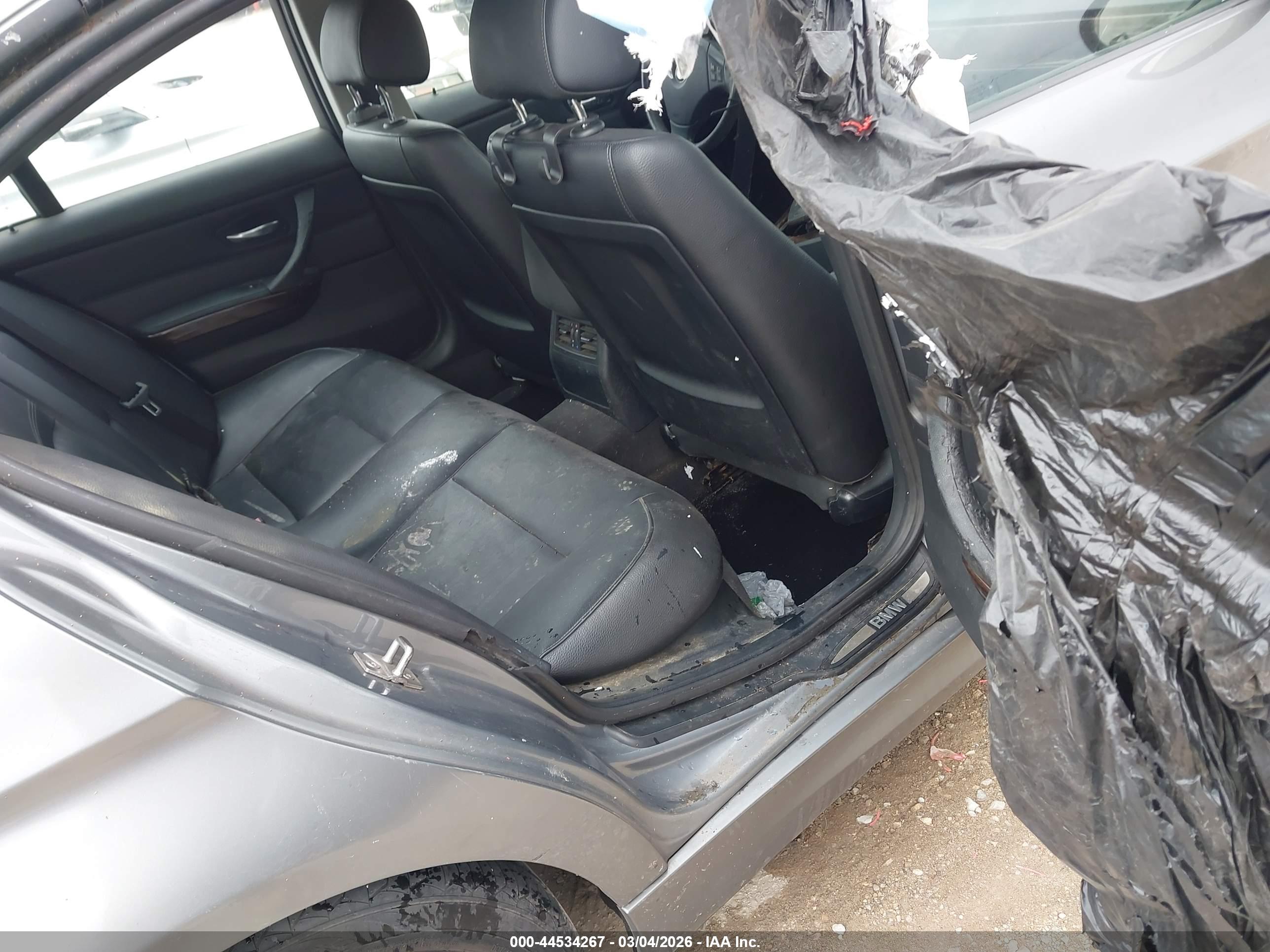 BMW 328I image 8