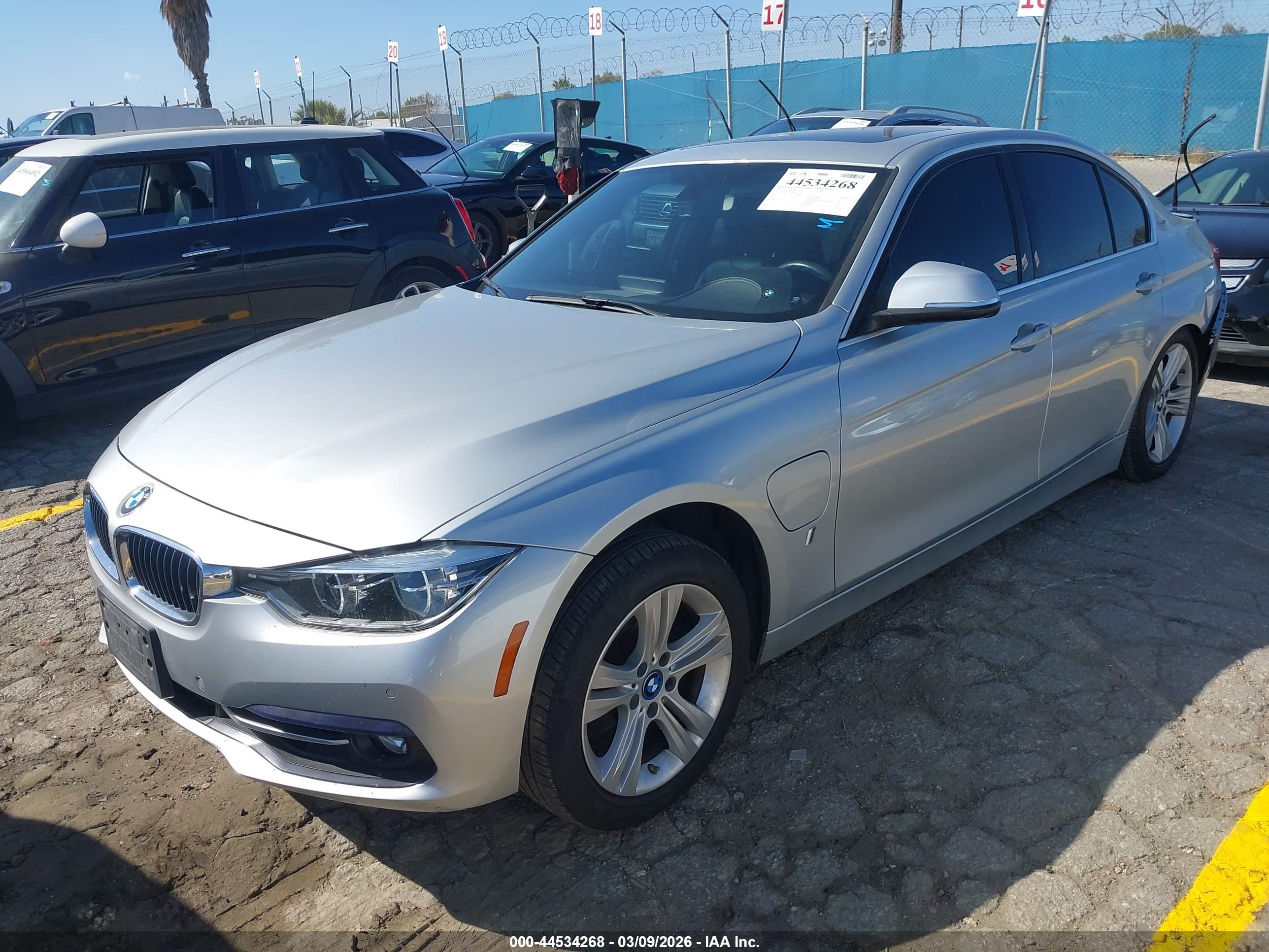 BMW 330E image 2
