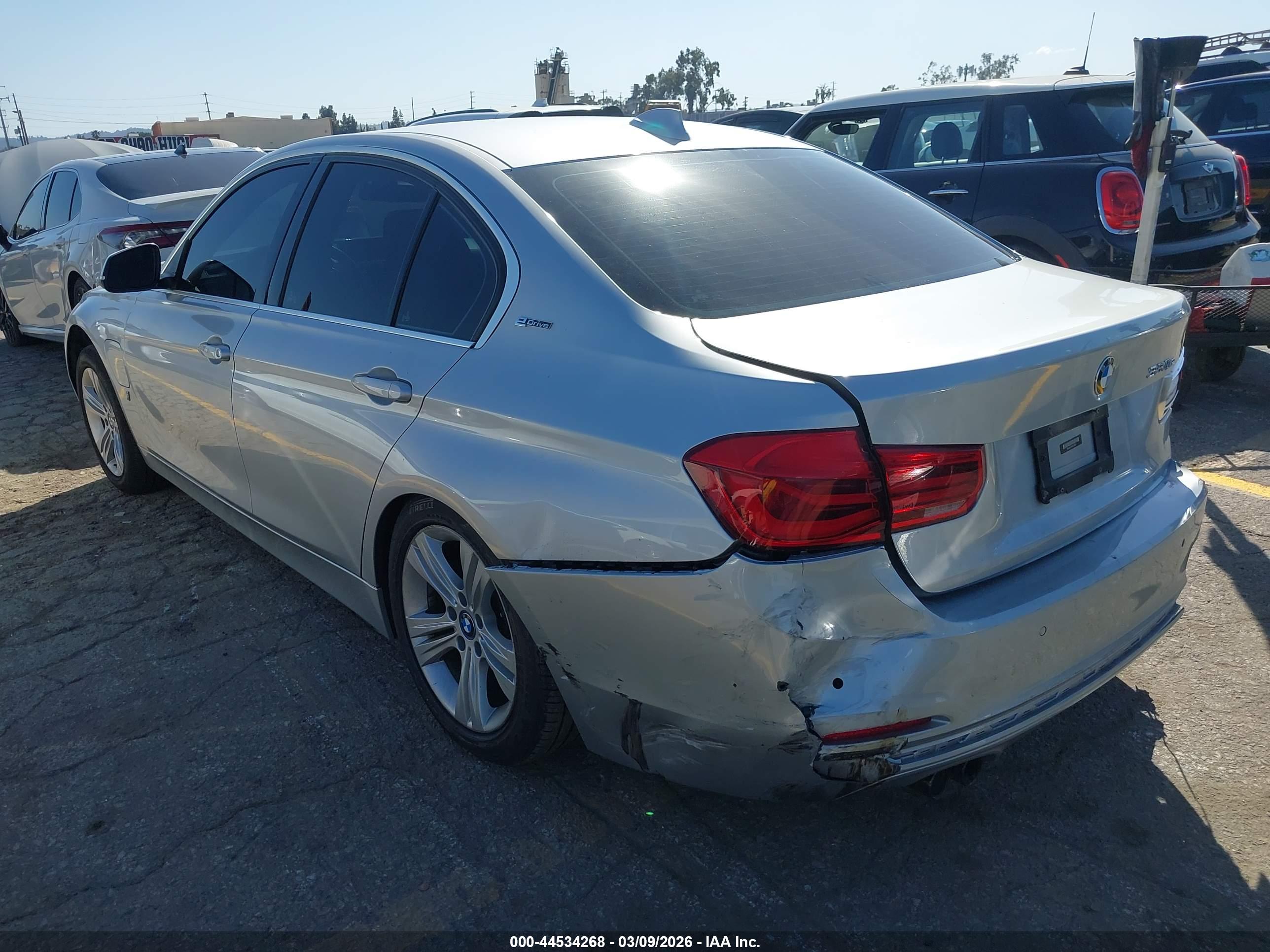 BMW 330E image 3