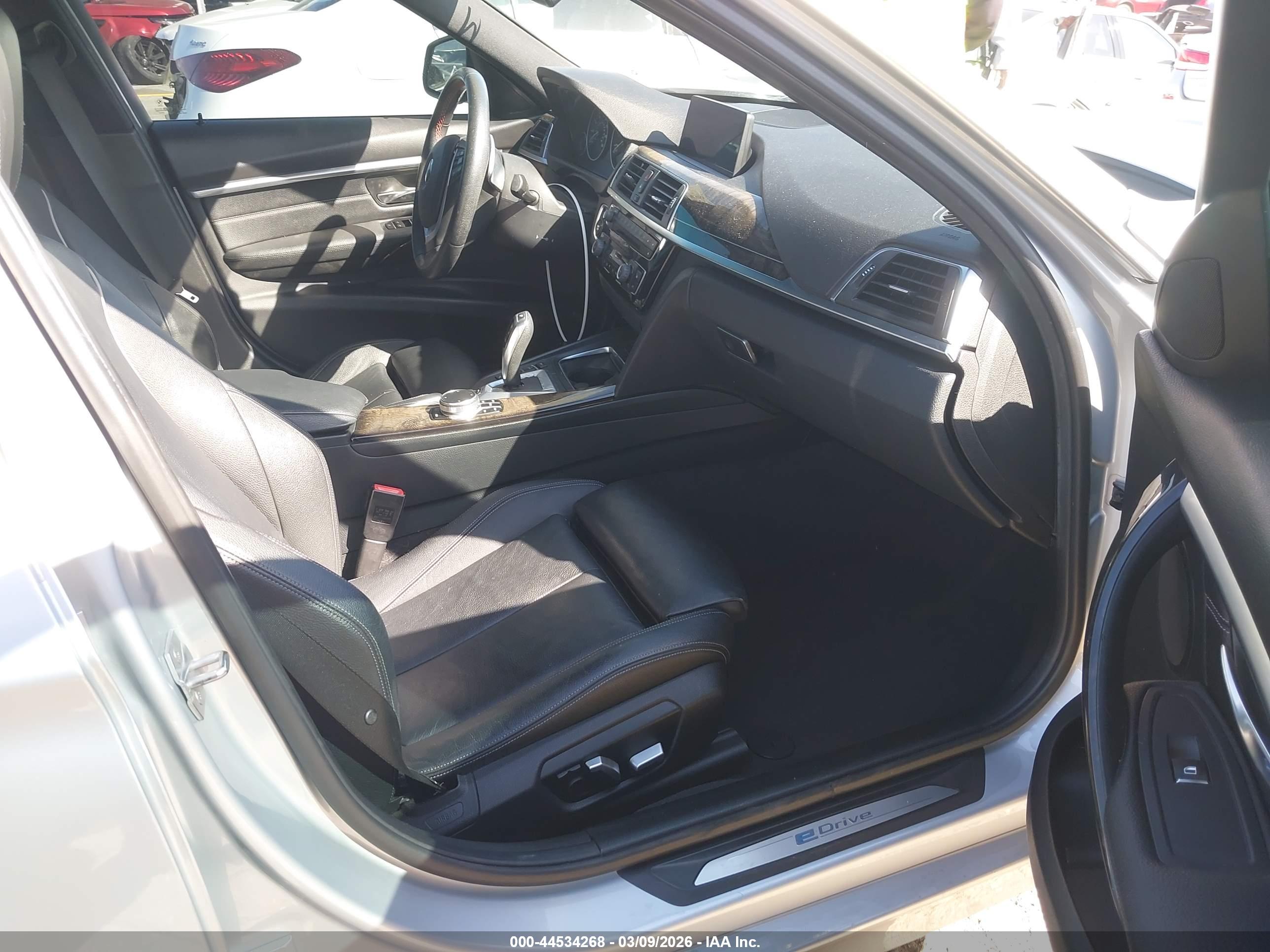 BMW 330E image 5
