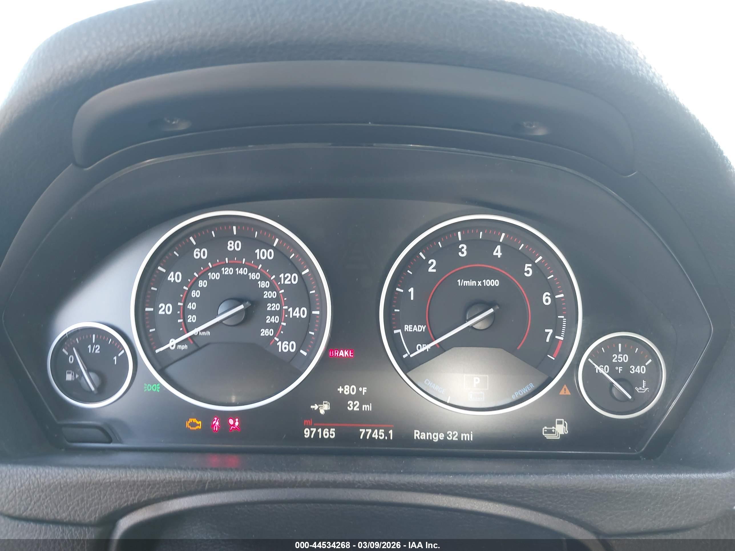 BMW 330E image 7