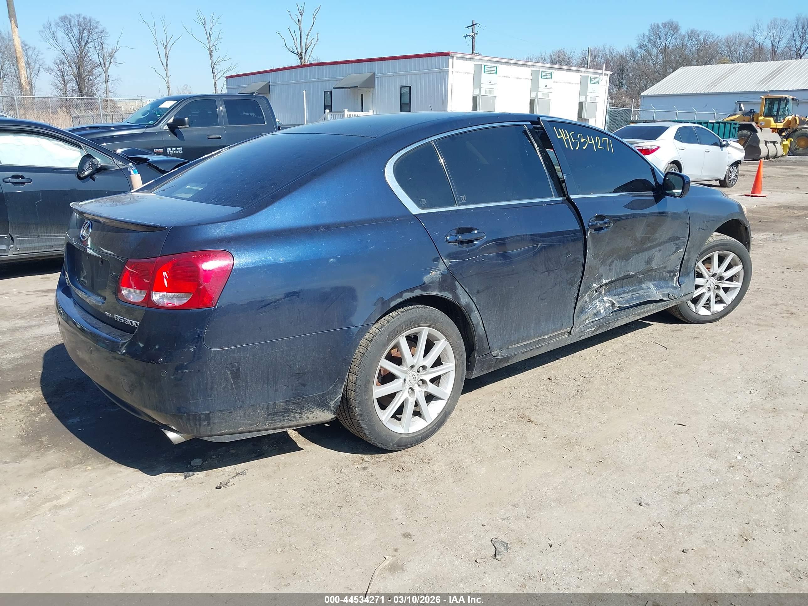 LEXUS GS image 4