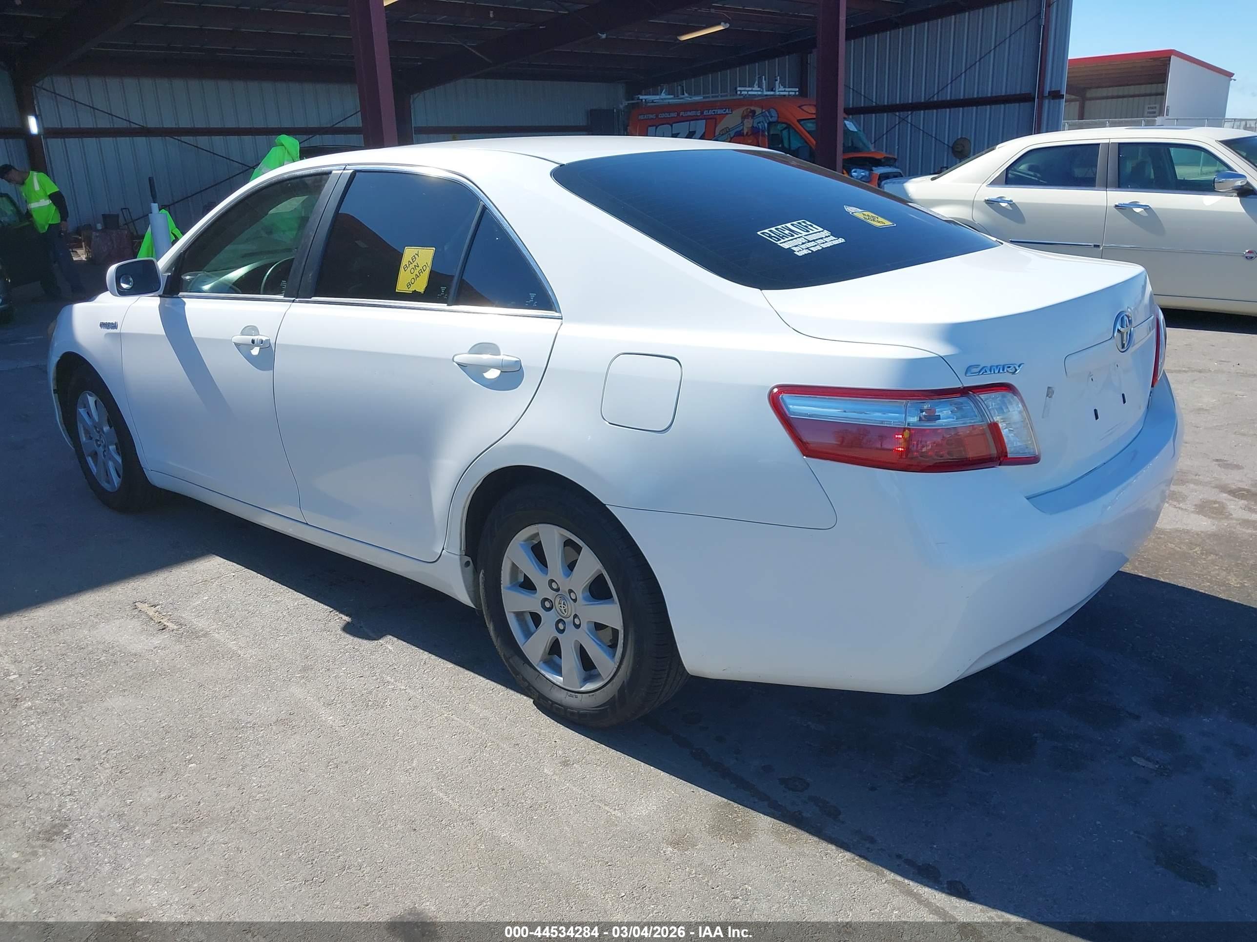 TOYOTA CAMRY image 3