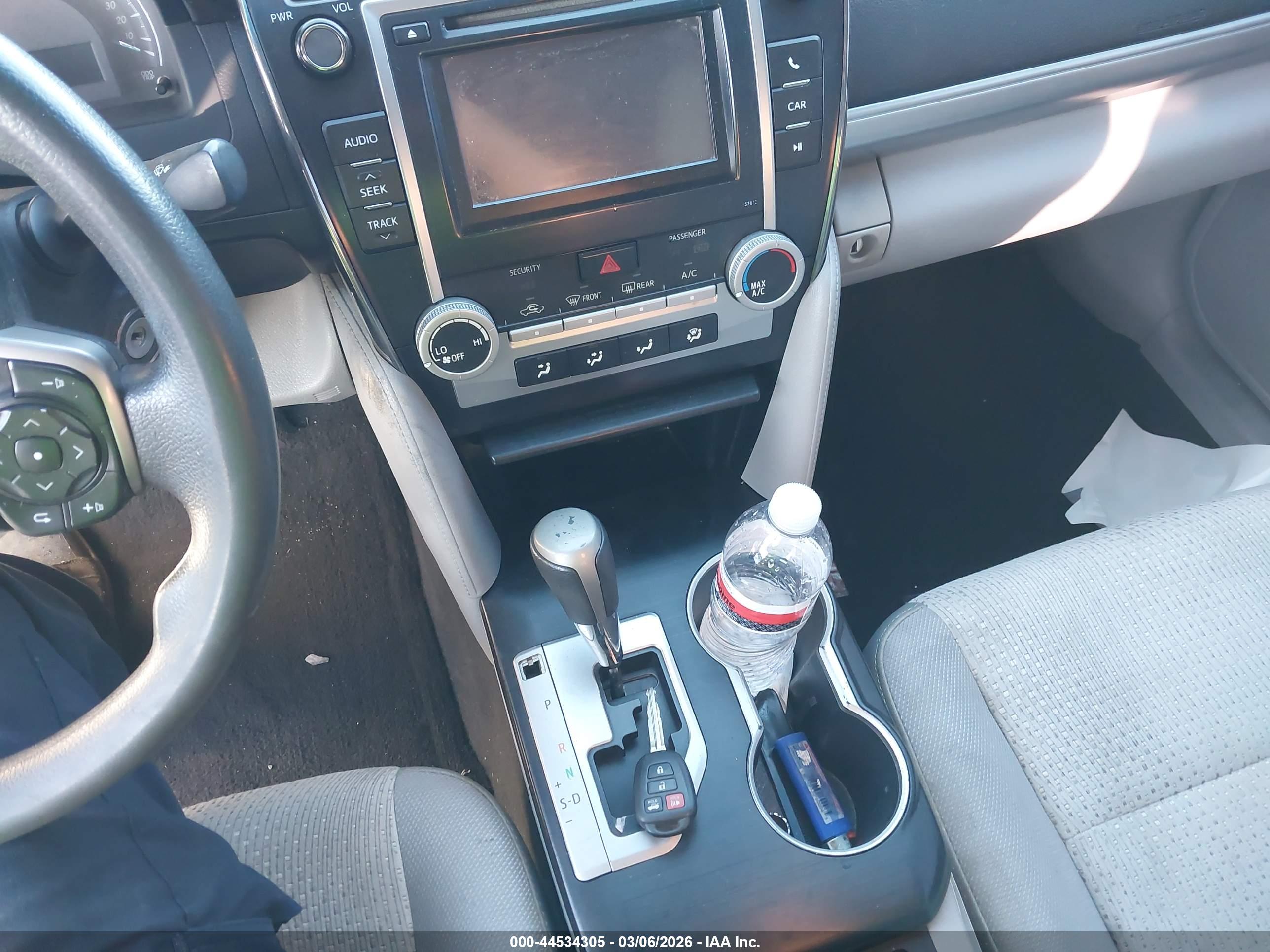 TOYOTA CAMRY image 11