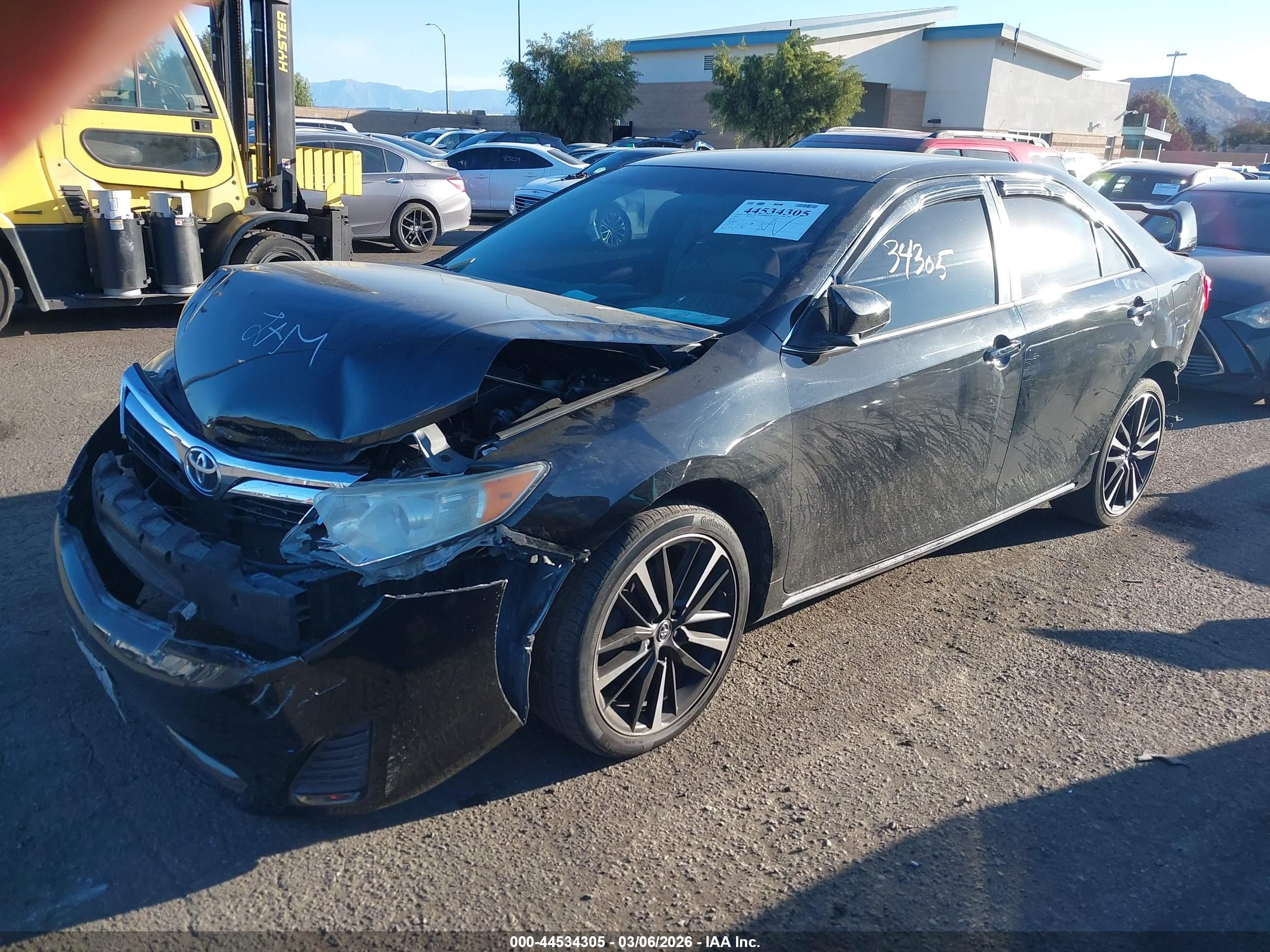 TOYOTA CAMRY image 2
