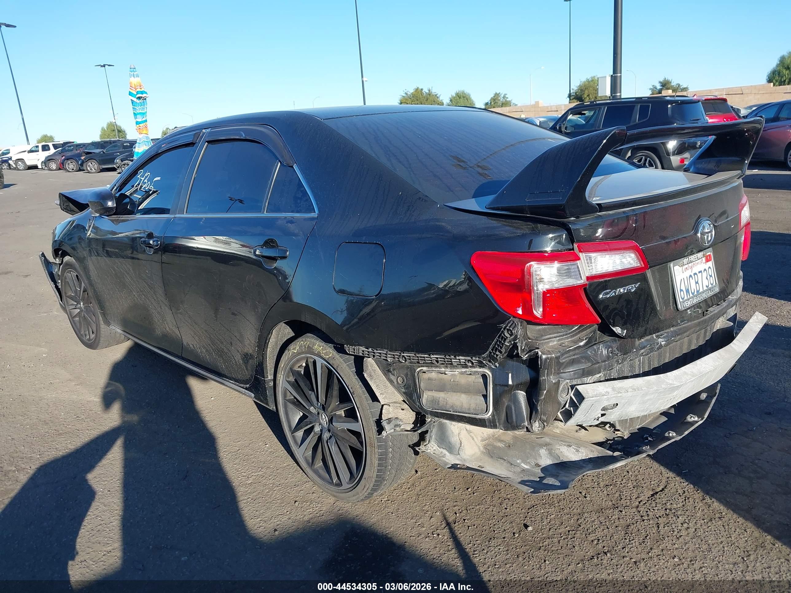 TOYOTA CAMRY image 3
