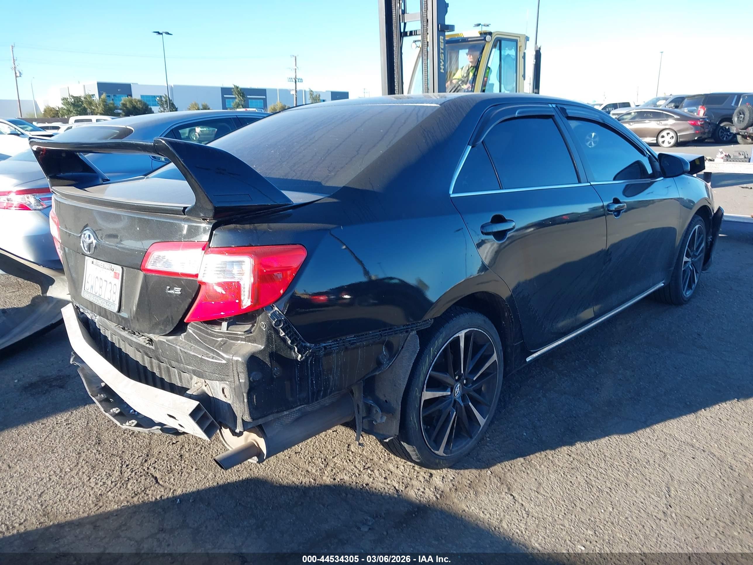 TOYOTA CAMRY image 4
