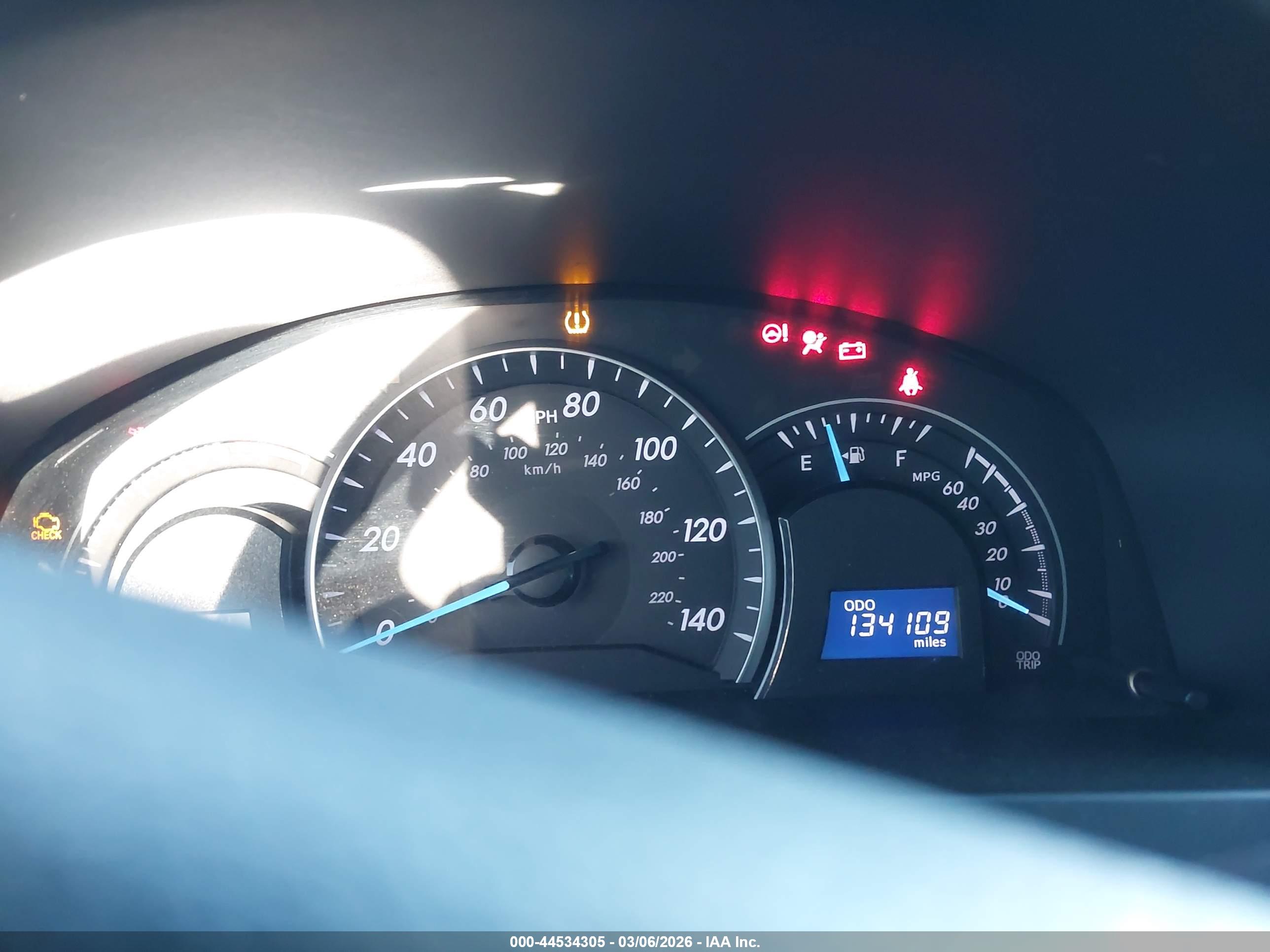 TOYOTA CAMRY image 7