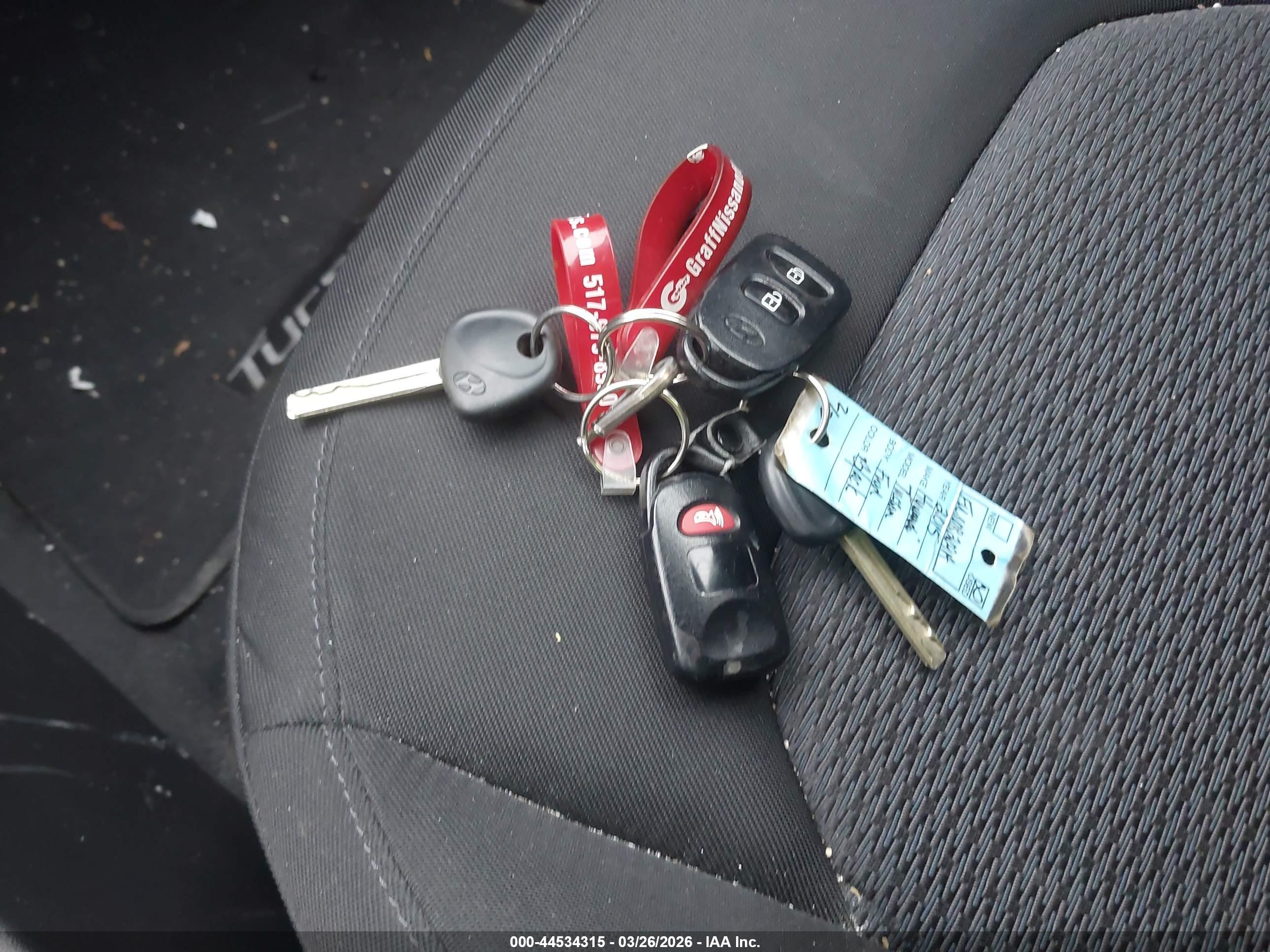 HYUNDAI TUCSON image 11