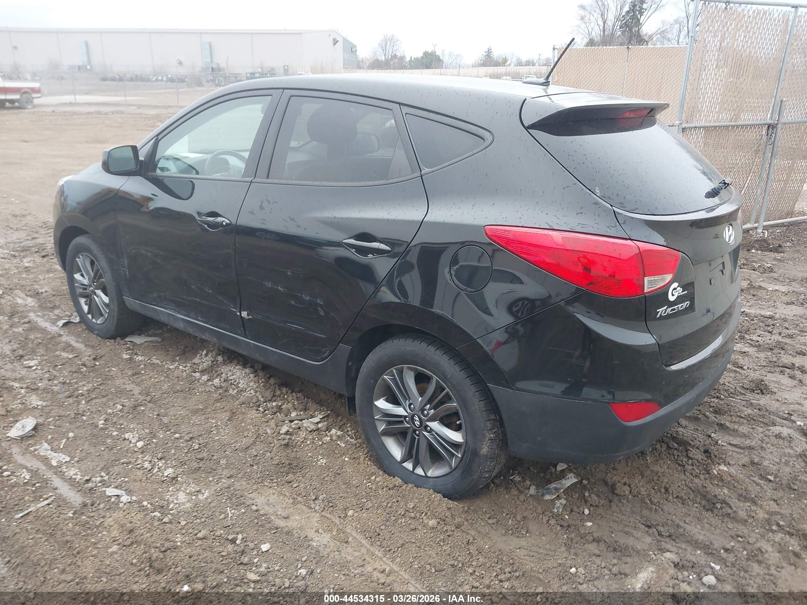 HYUNDAI TUCSON image 3
