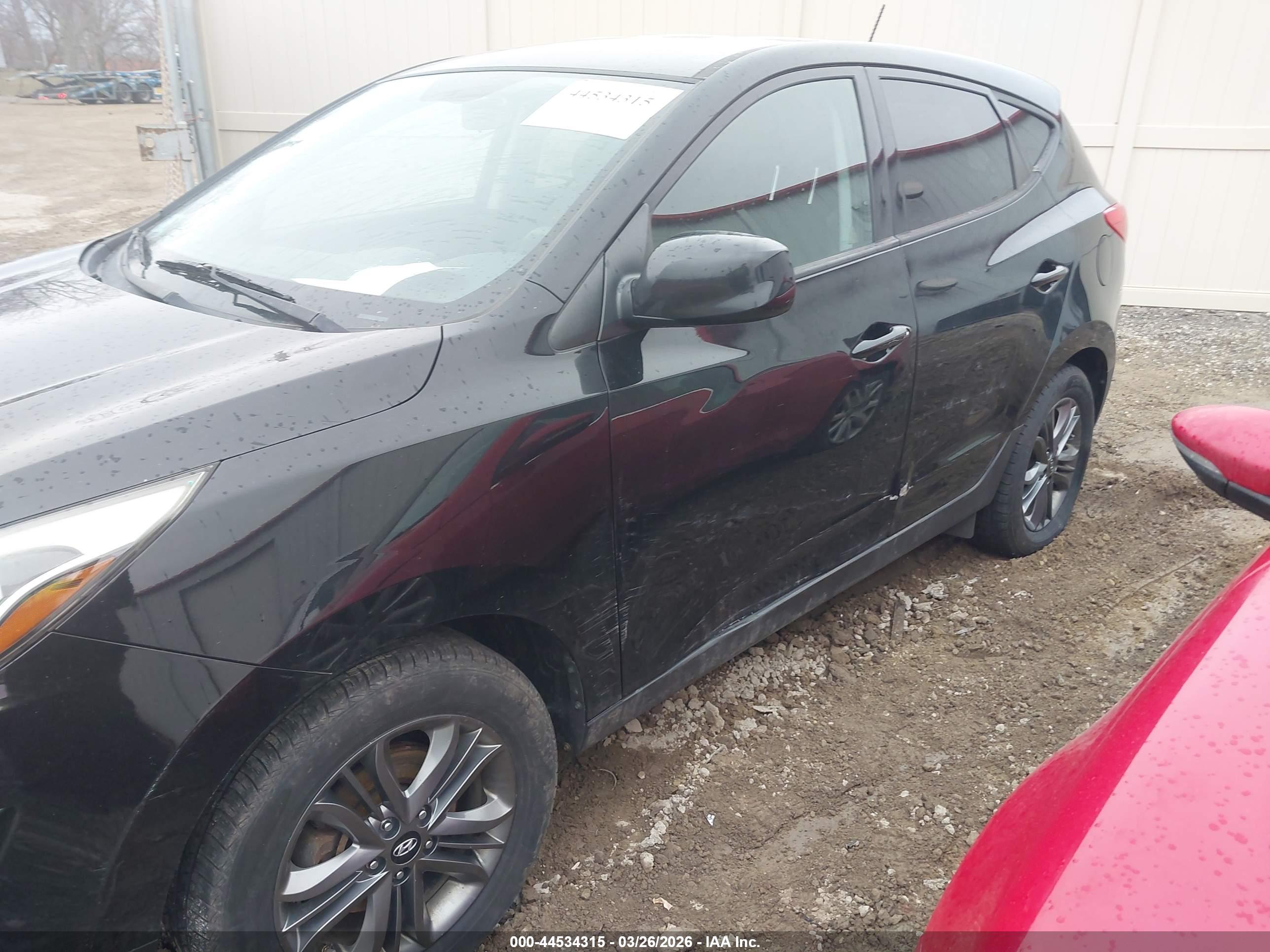 HYUNDAI TUCSON image 6