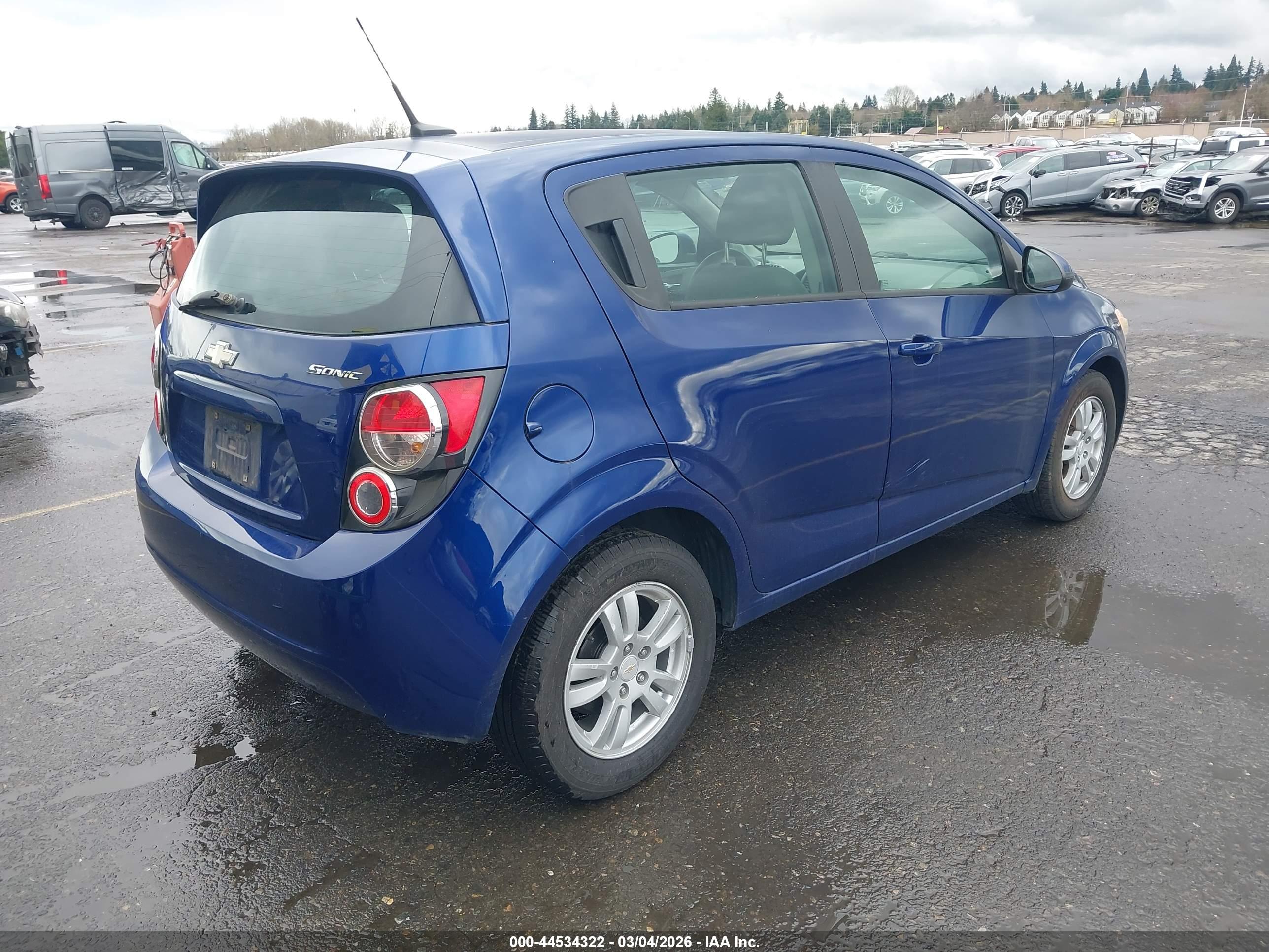 CHEVROLET SONIC image 4