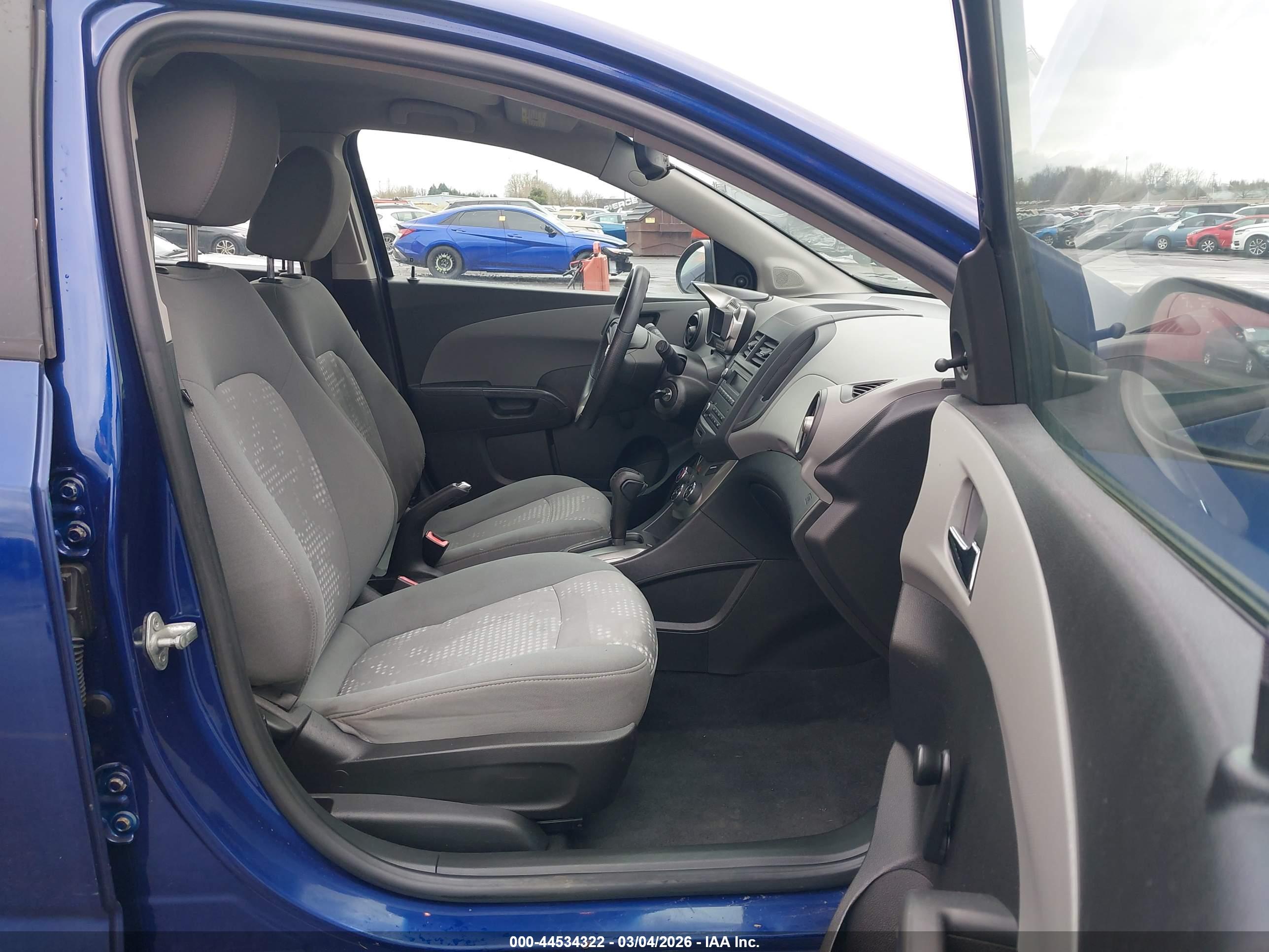 CHEVROLET SONIC image 5