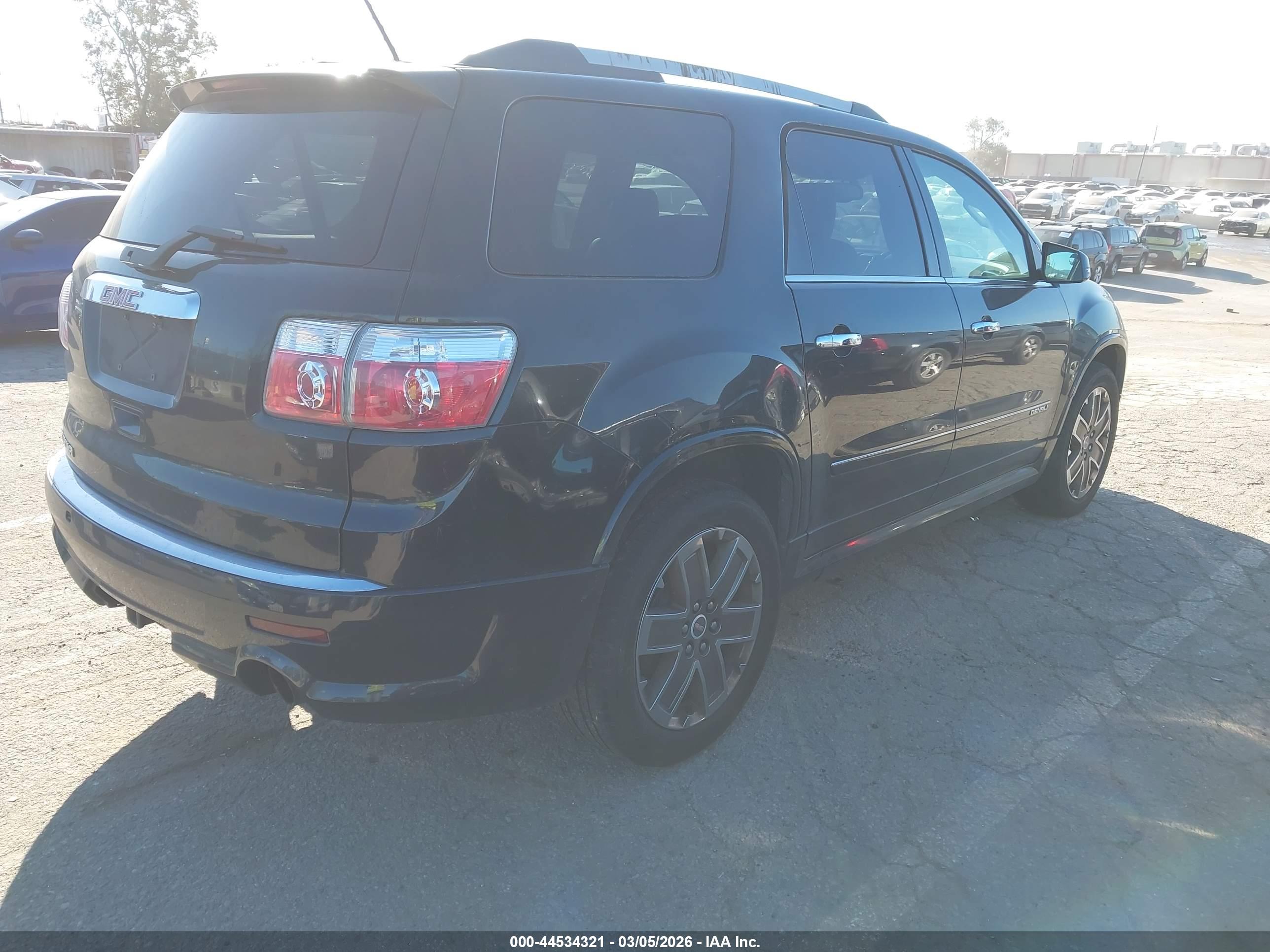 GMC ACADIA image 4