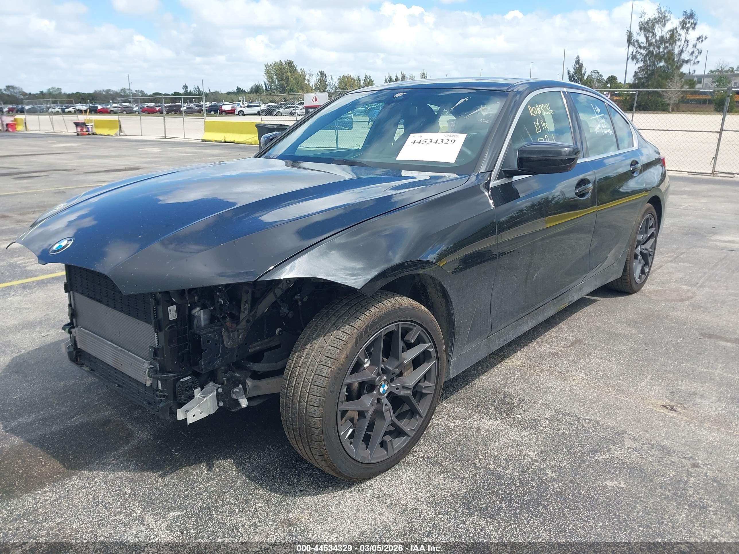 BMW 330I image 2