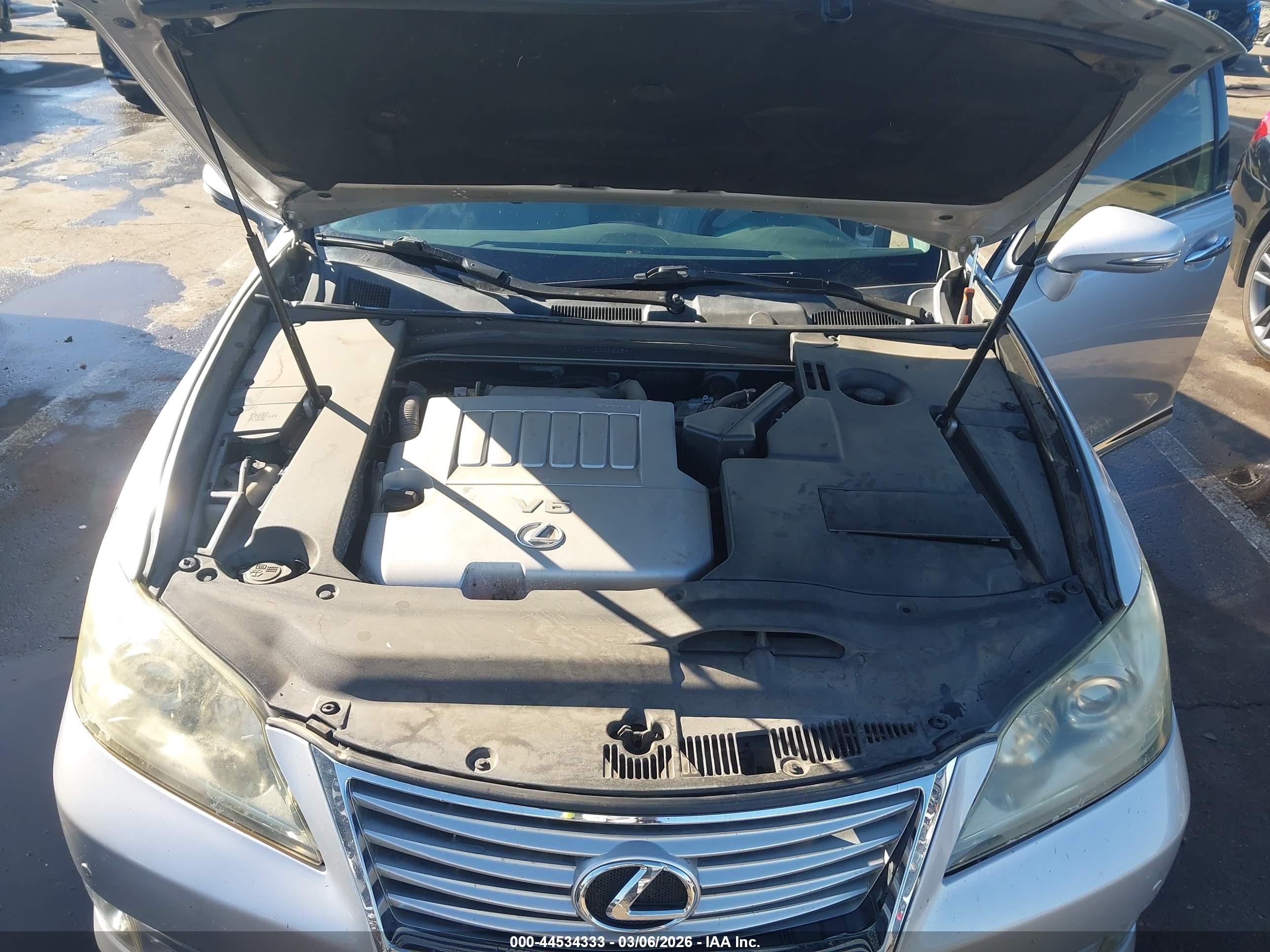LEXUS ES image 10