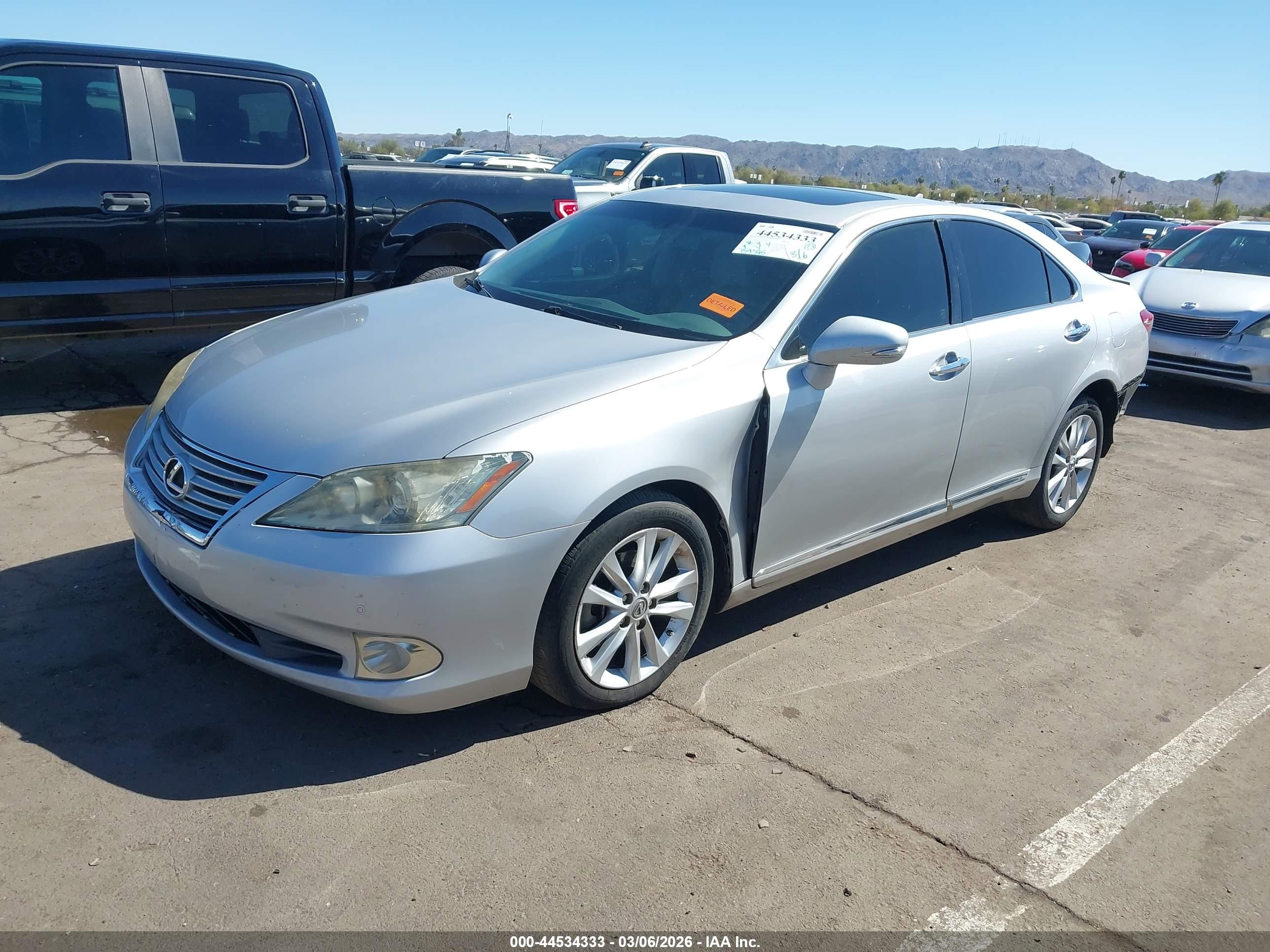 LEXUS ES image 2
