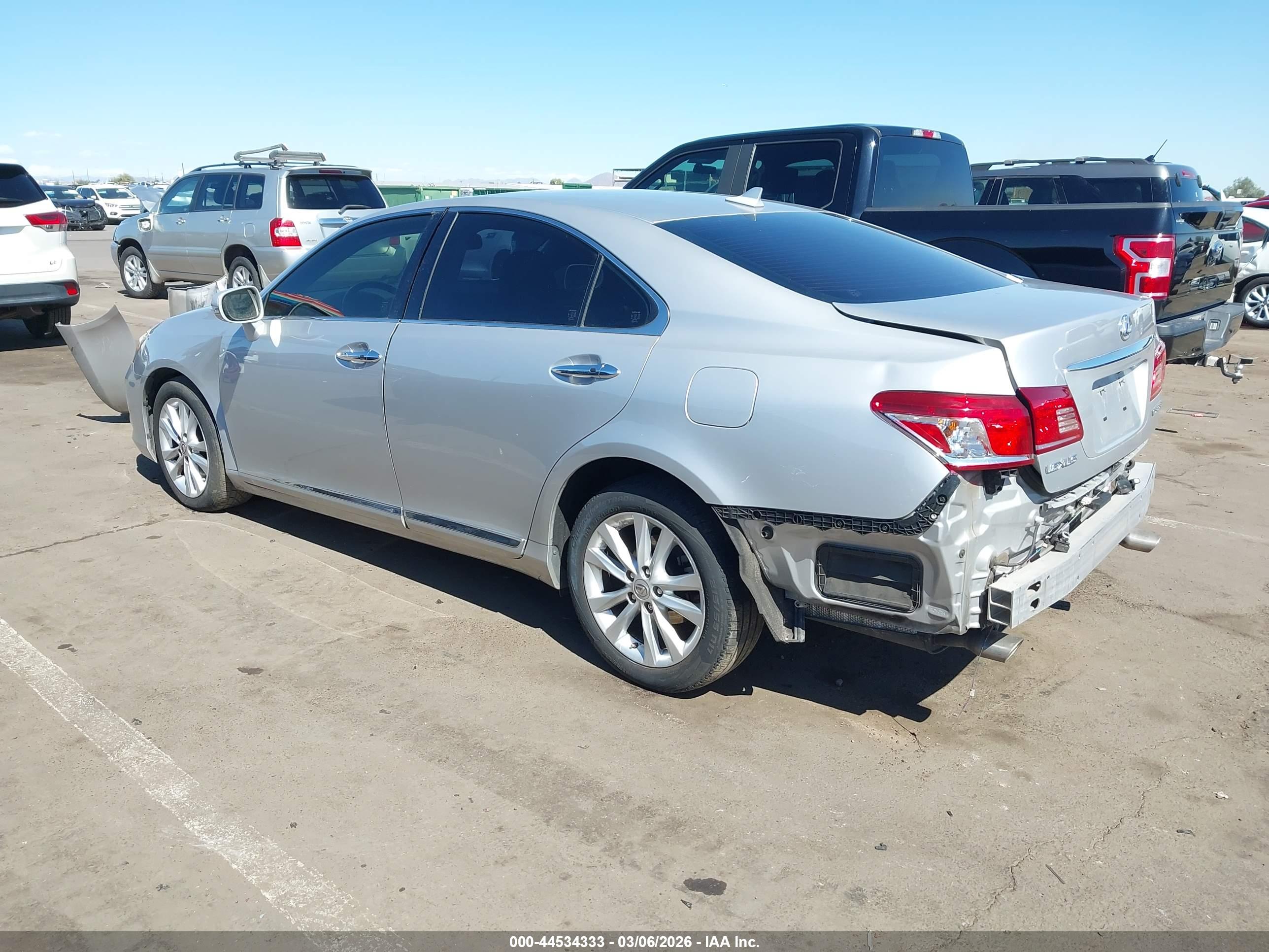 LEXUS ES image 3
