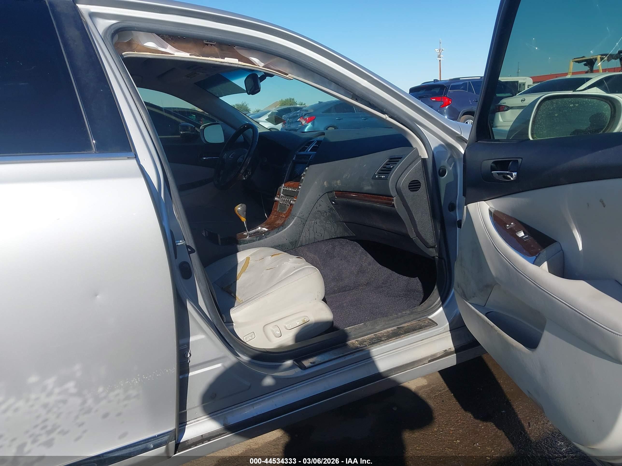 LEXUS ES image 5