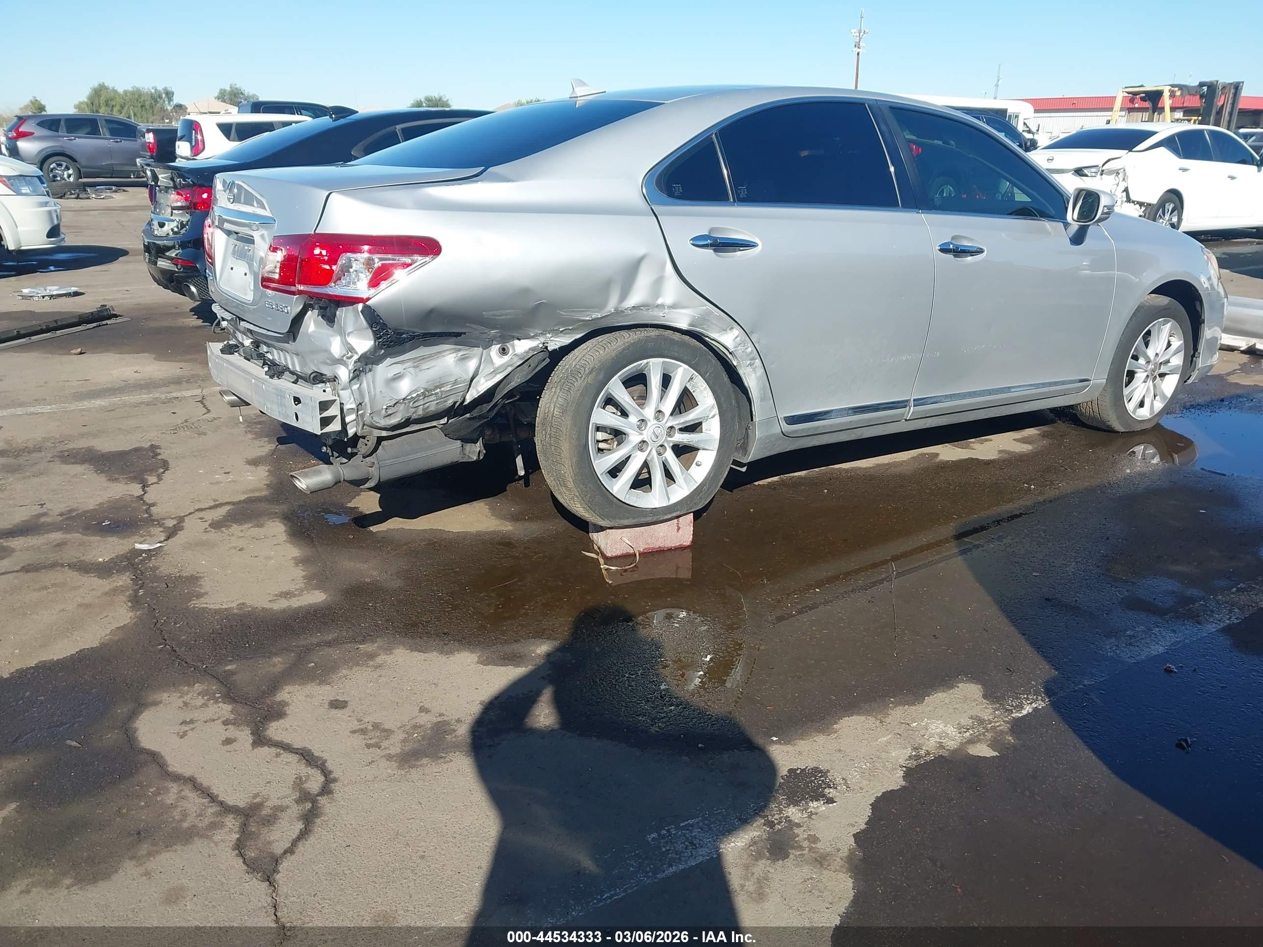LEXUS ES image 6